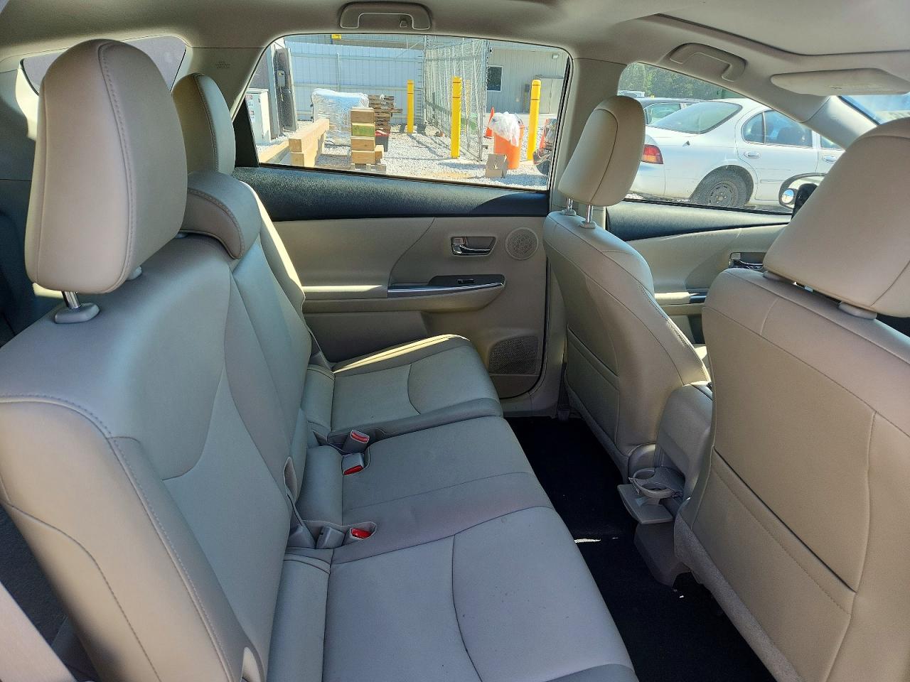 2015 Toyota Prius V Five Brown vin: JTDZN3EUXFJ031622