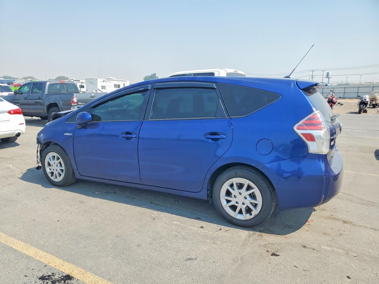 2015 Toyota Prius V Two Blue vin: JTDZN3EUXFJ033127