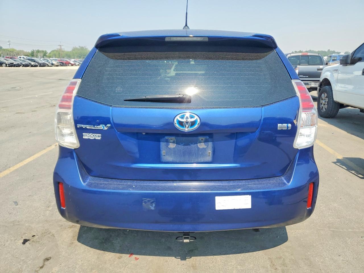 2015 Toyota Prius V Two Blue vin: JTDZN3EUXFJ033127