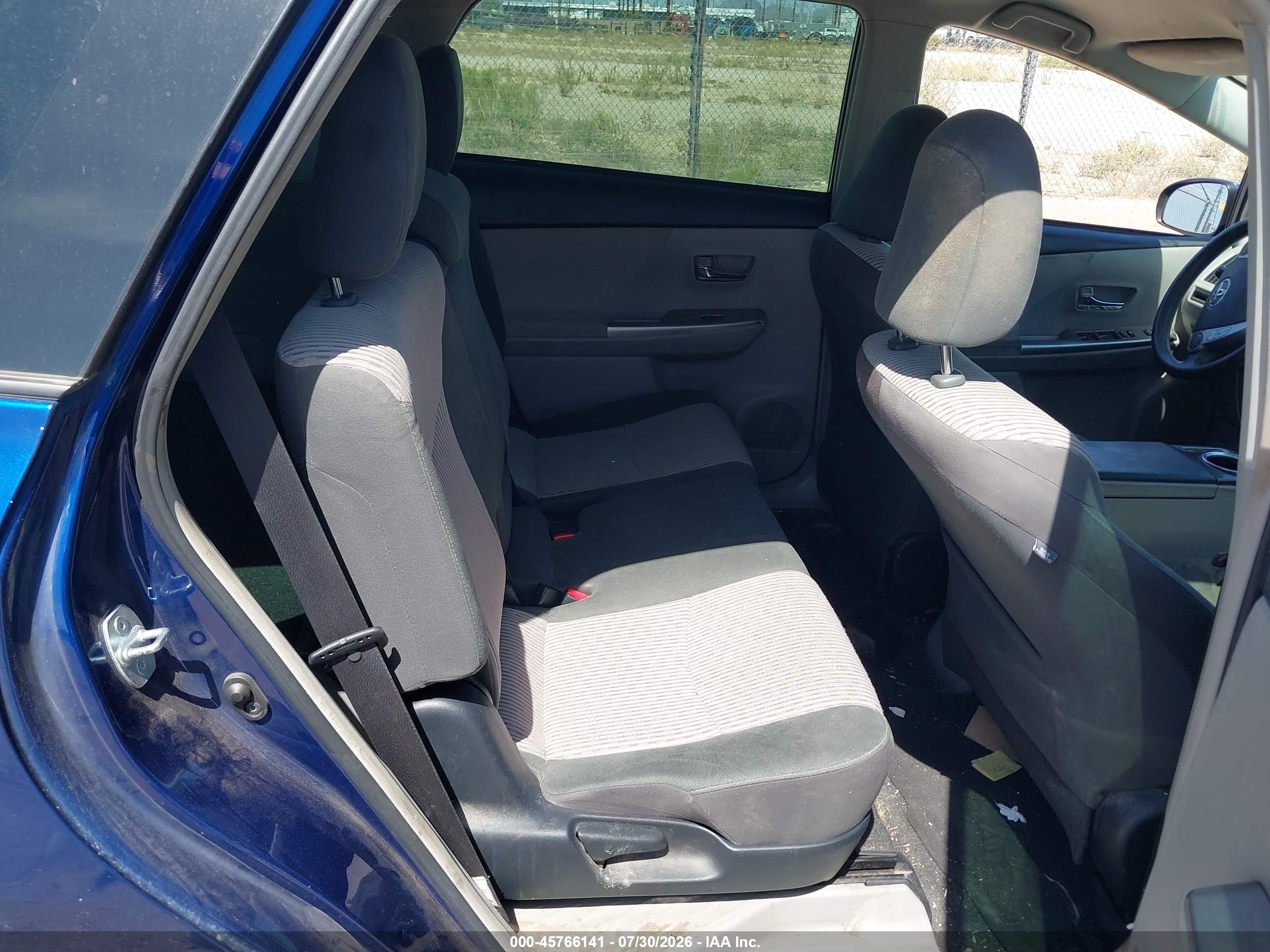 2015 Toyota Prius V Three Blue vin: JTDZN3EUXFJ034472