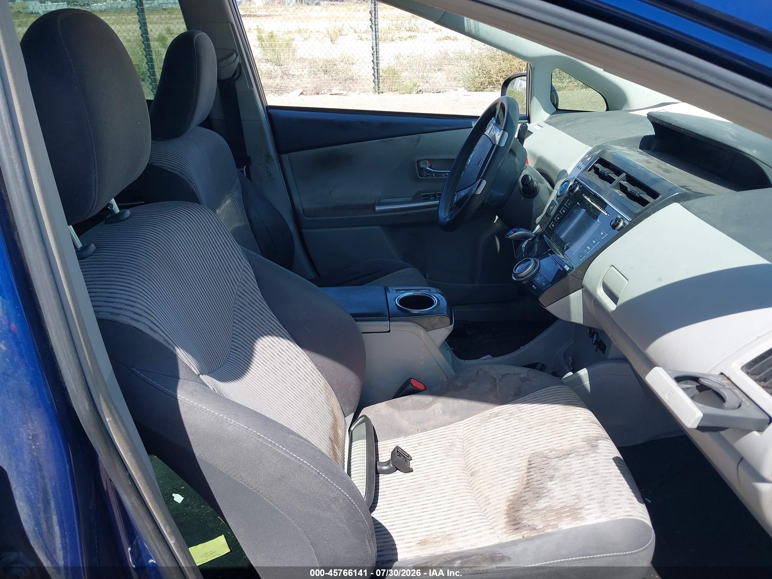 2015 Toyota Prius V Three Blue vin: JTDZN3EUXFJ034472