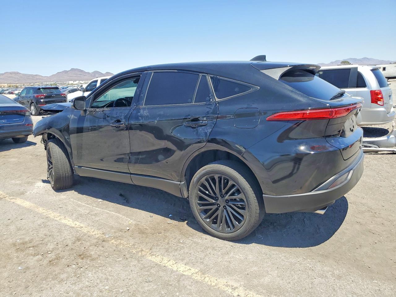 2021 Toyota Venza Le Black vin: JTEAAAAH0MJ043633