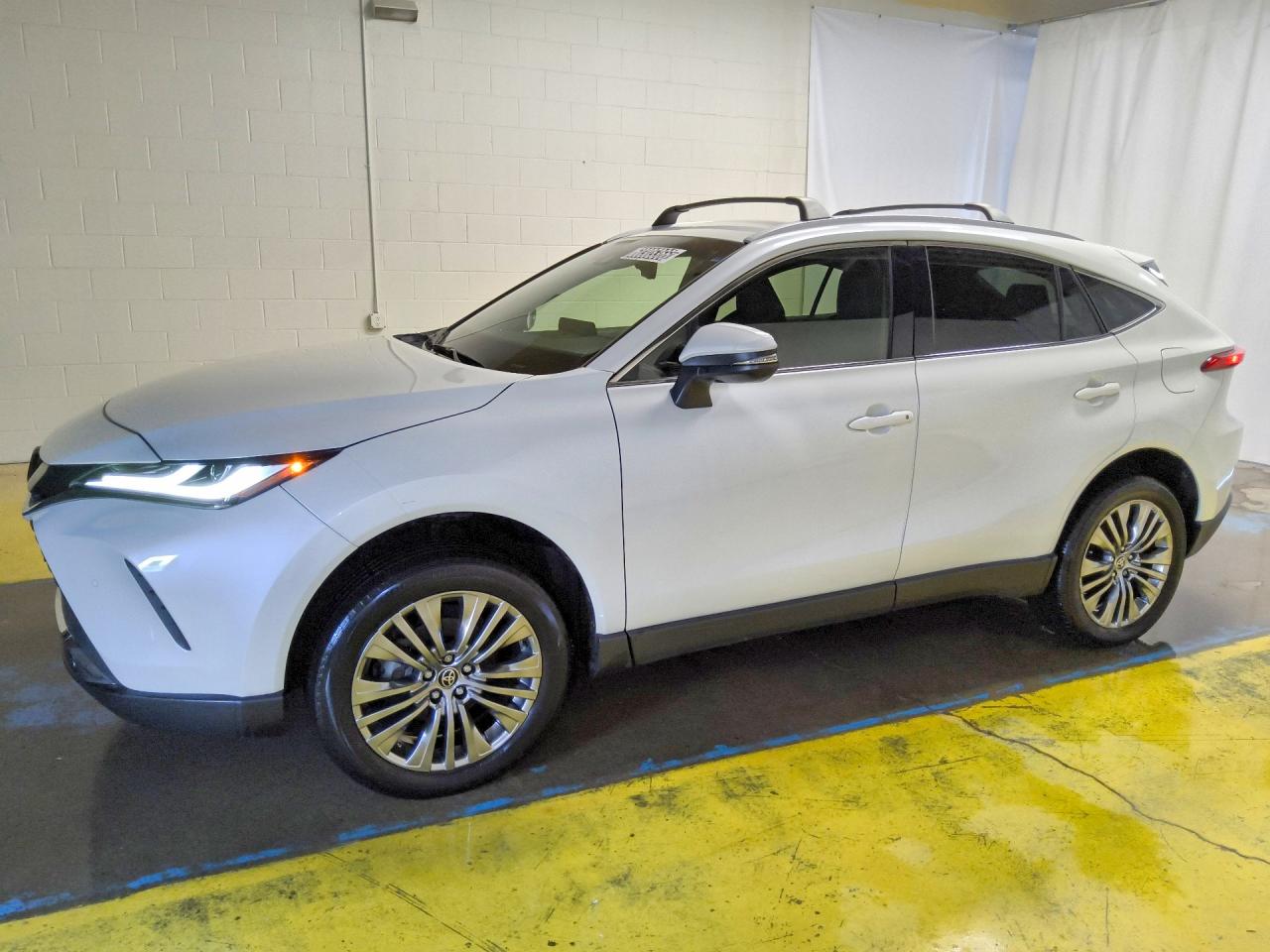 2022 Toyota Venza Xle Белый vin: JTEAAAAH1NJ104425