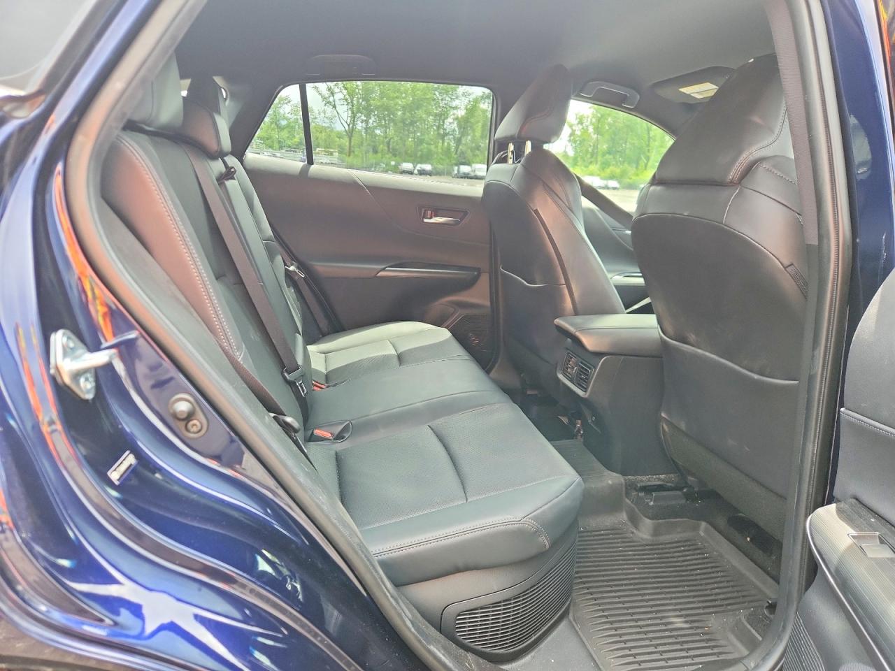 2021 Toyota Venza Xle Blue vin: JTEAAAAH3MJ005829
