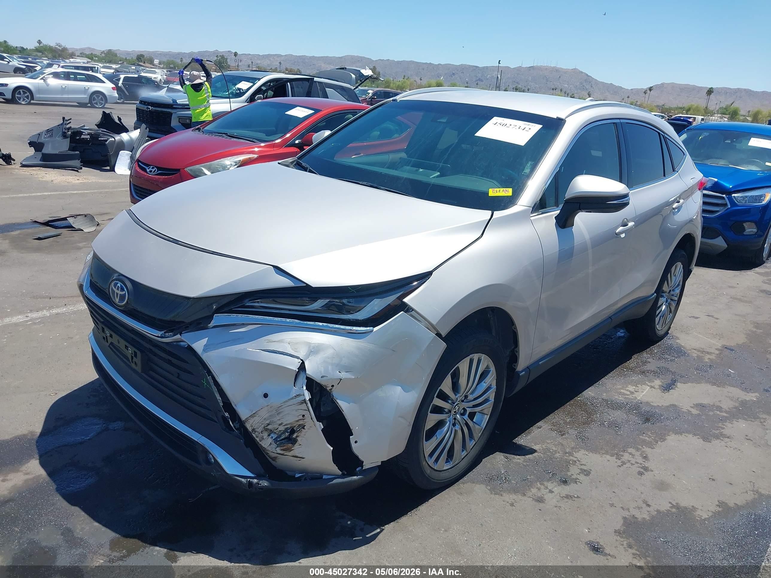 2023 Toyota Venza Xle Бежевый vin: JTEAAAAH3PJ127269