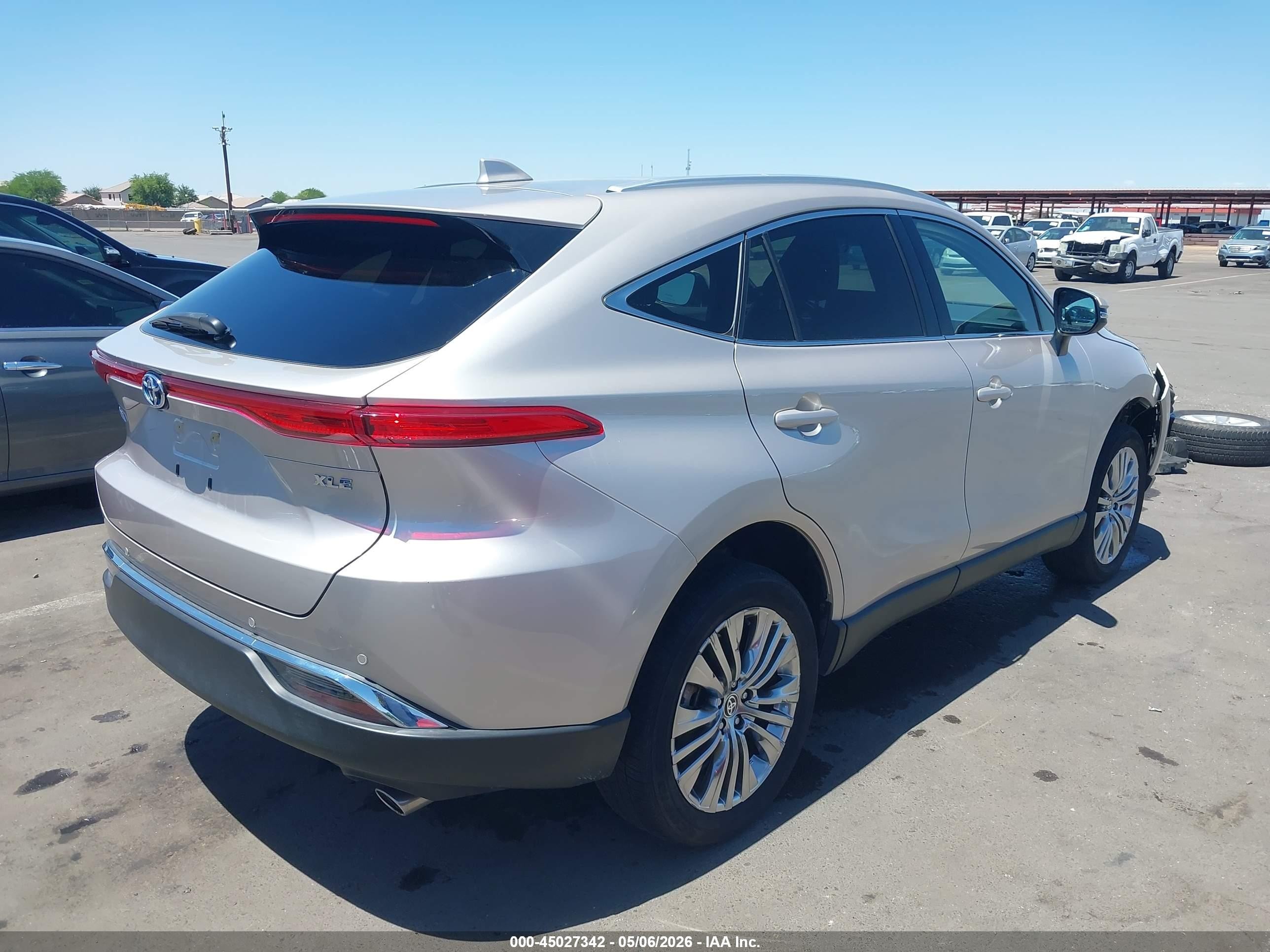 2023 Toyota Venza Xle Бежевый vin: JTEAAAAH3PJ127269