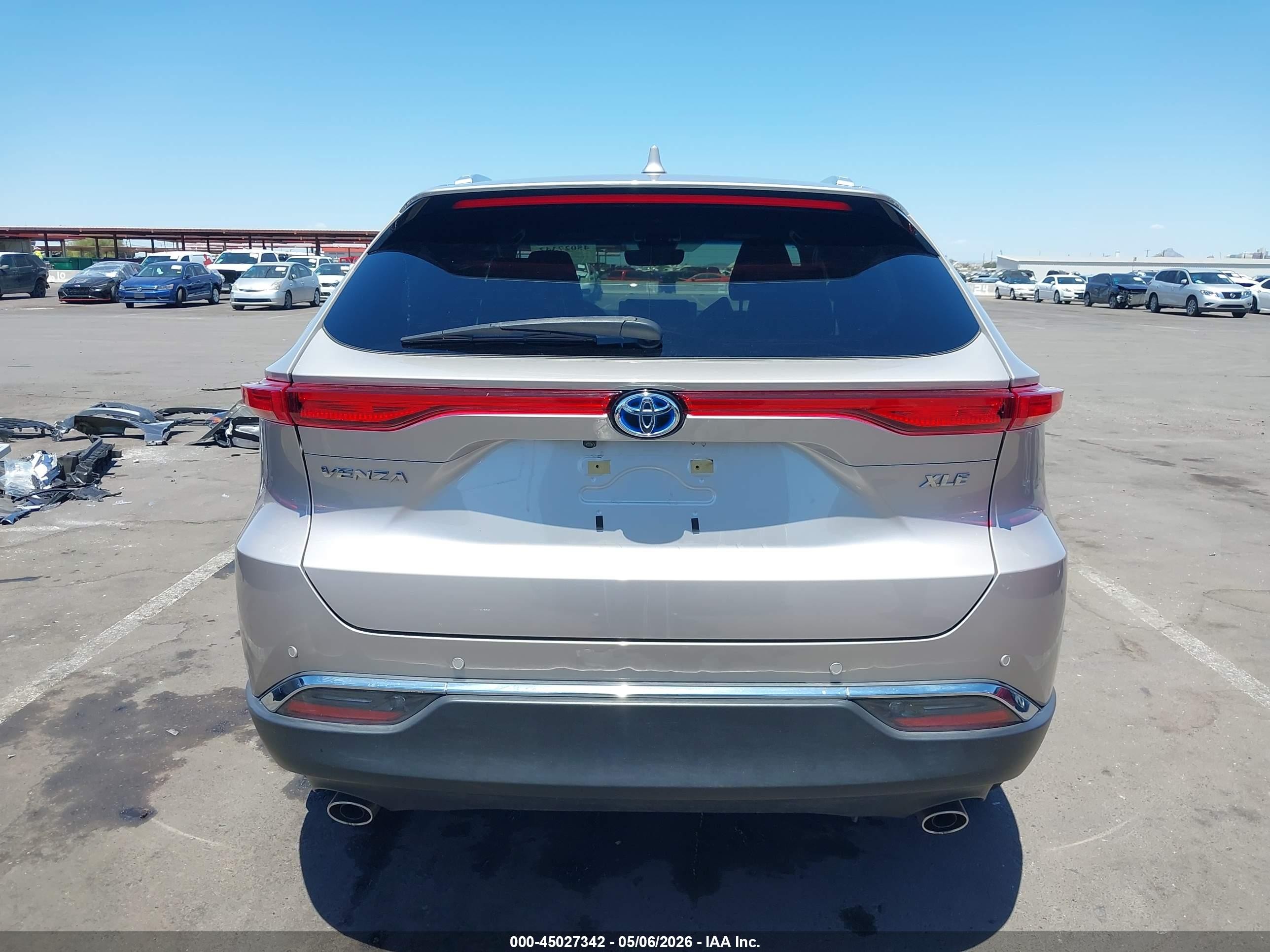 2023 Toyota Venza Xle Бежевый vin: JTEAAAAH3PJ127269