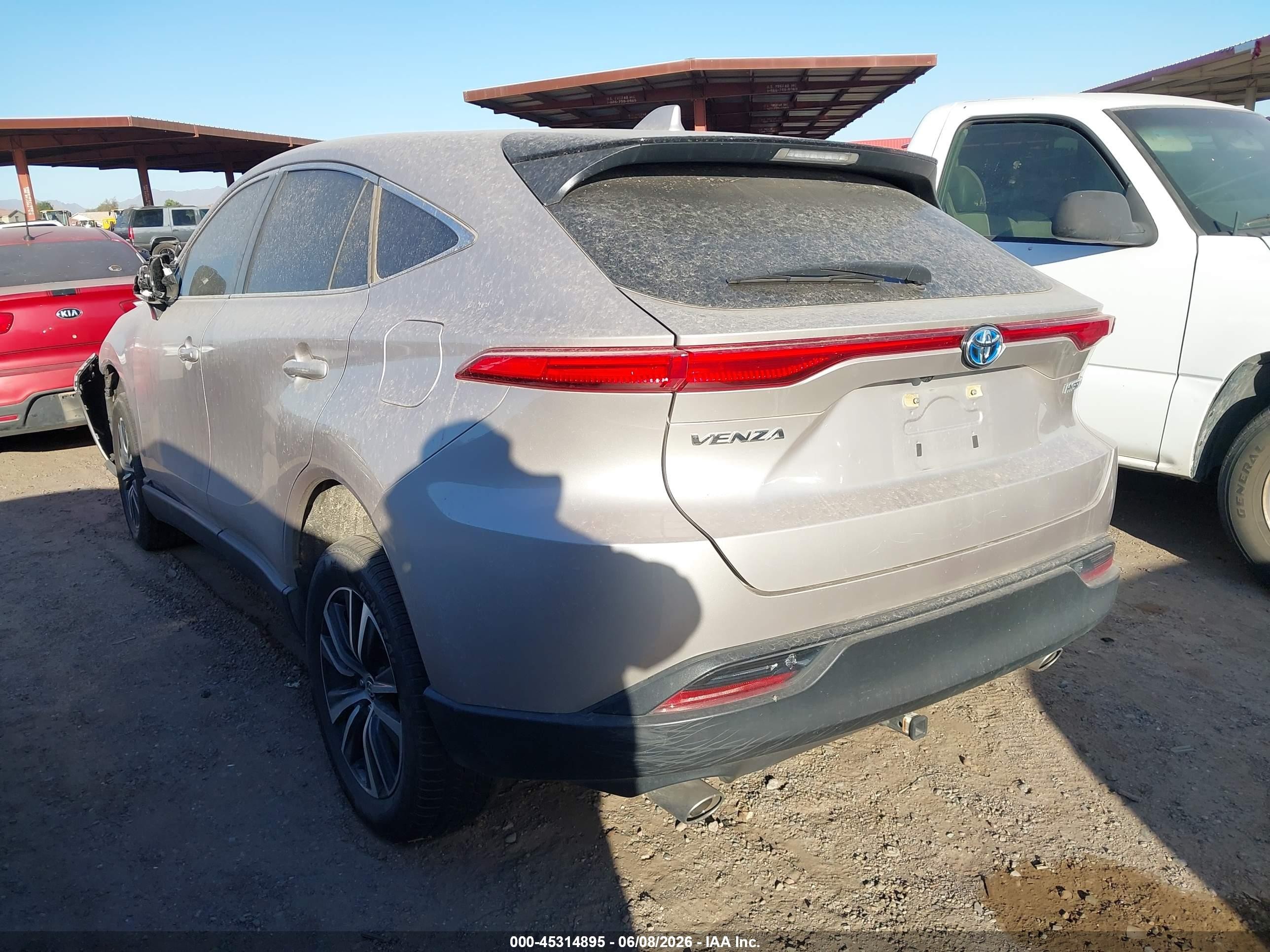 2021 Toyota Venza Le Серебряный vin: JTEAAAAH4MJ052917