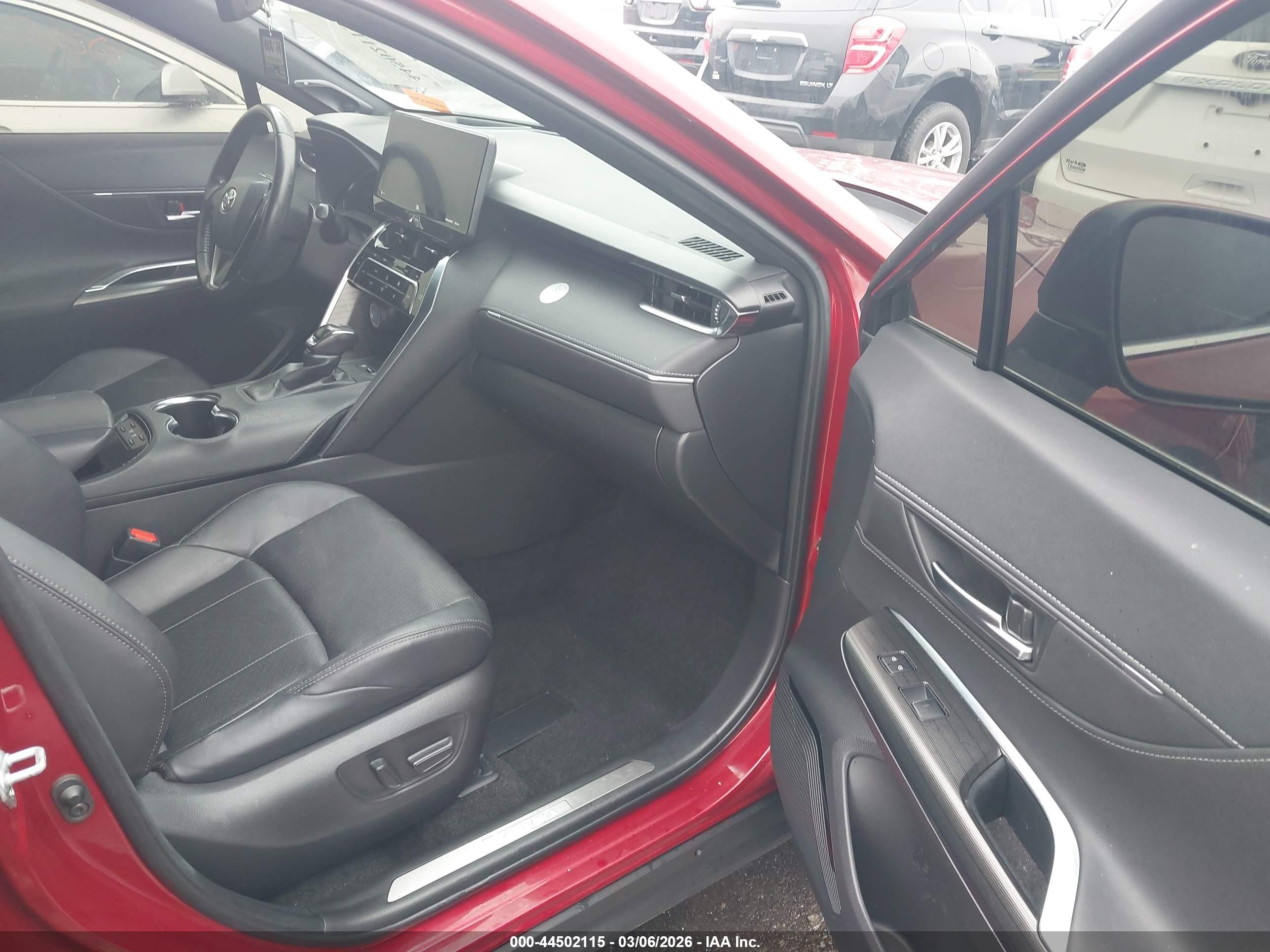 2021 Toyota Venza Limited Red vin: JTEAAAAH4MJ066445
