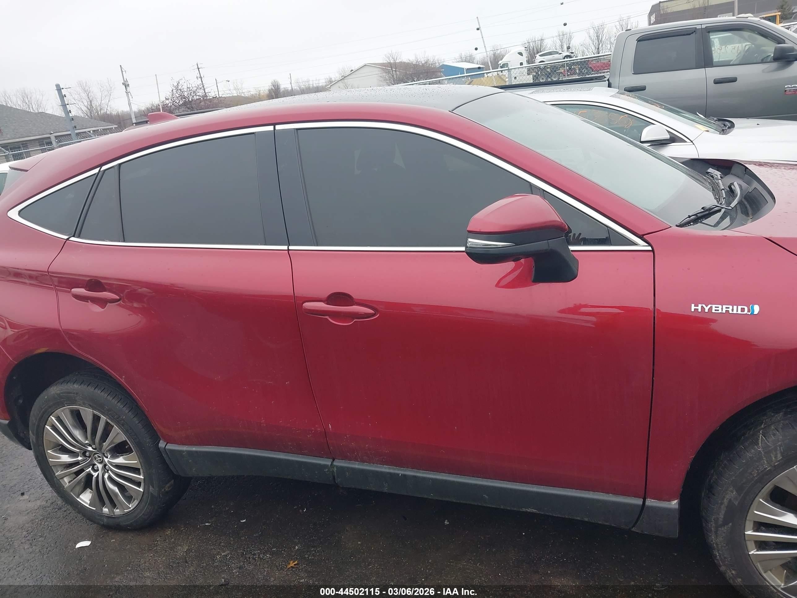 2021 Toyota Venza Limited Red vin: JTEAAAAH4MJ066445