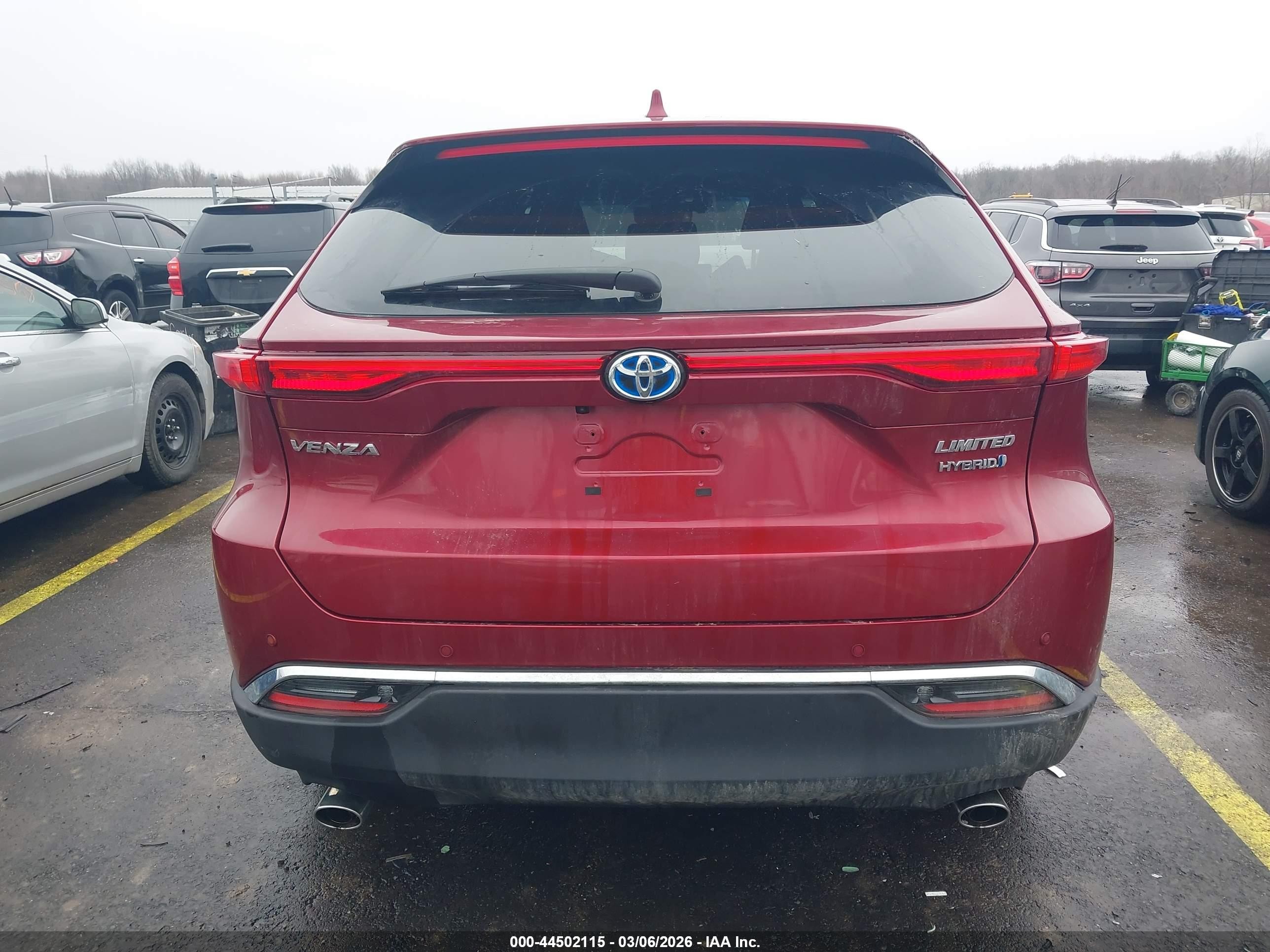 2021 Toyota Venza Limited Red vin: JTEAAAAH4MJ066445