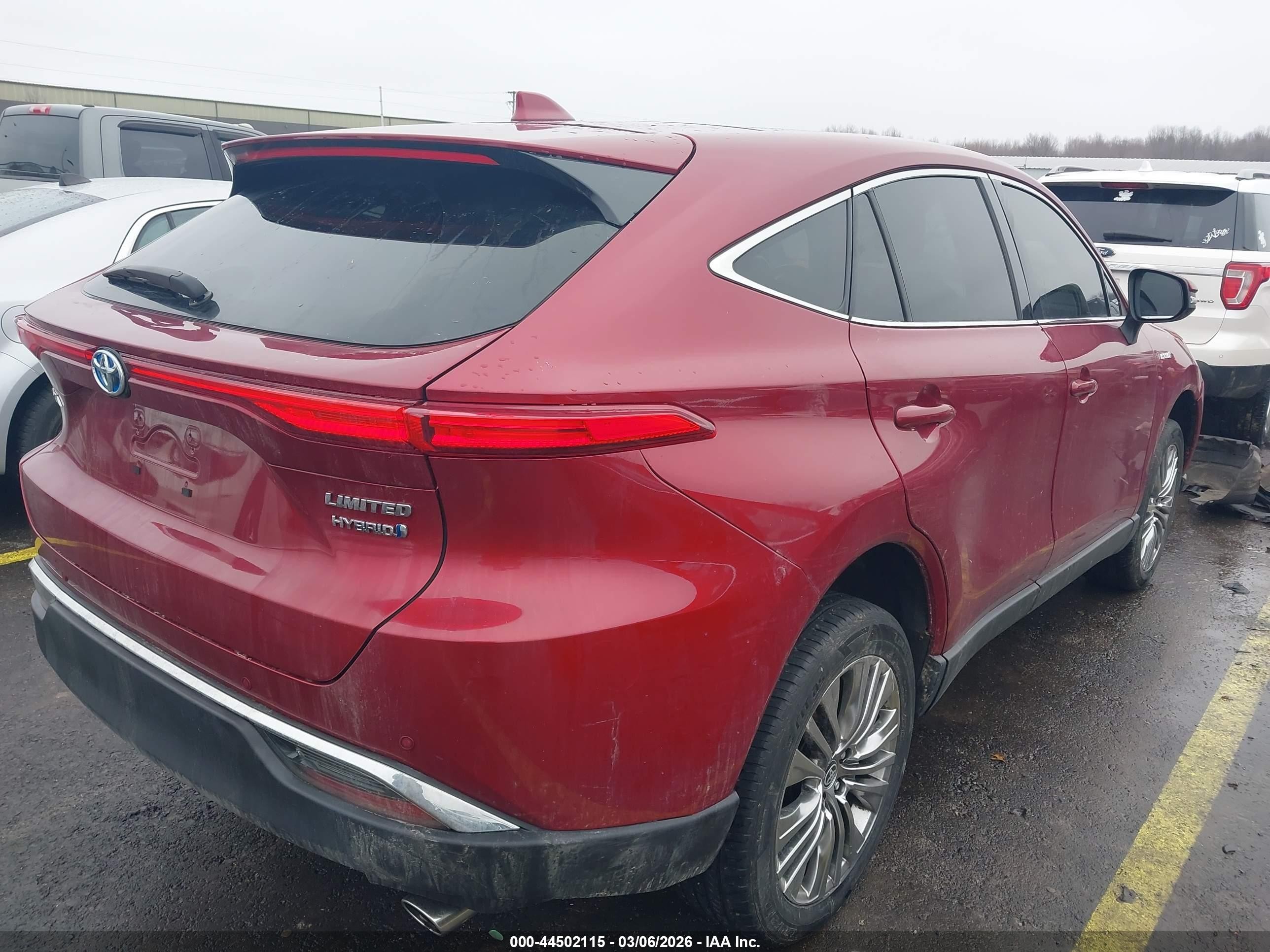 2021 Toyota Venza Limited Red vin: JTEAAAAH4MJ066445