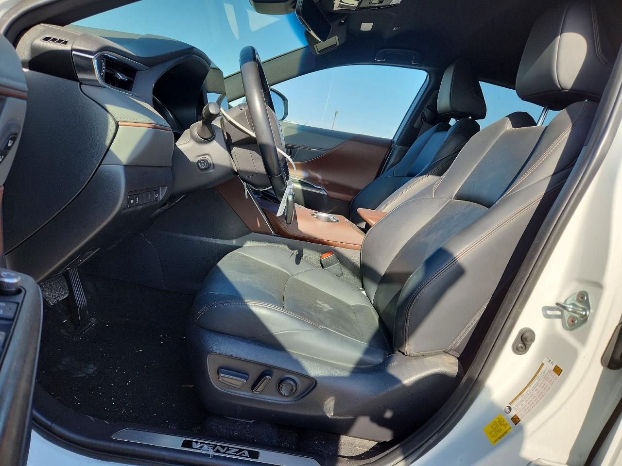 2024 Toyota Venza Xle White vin: JTEAAAAH6RJ183015