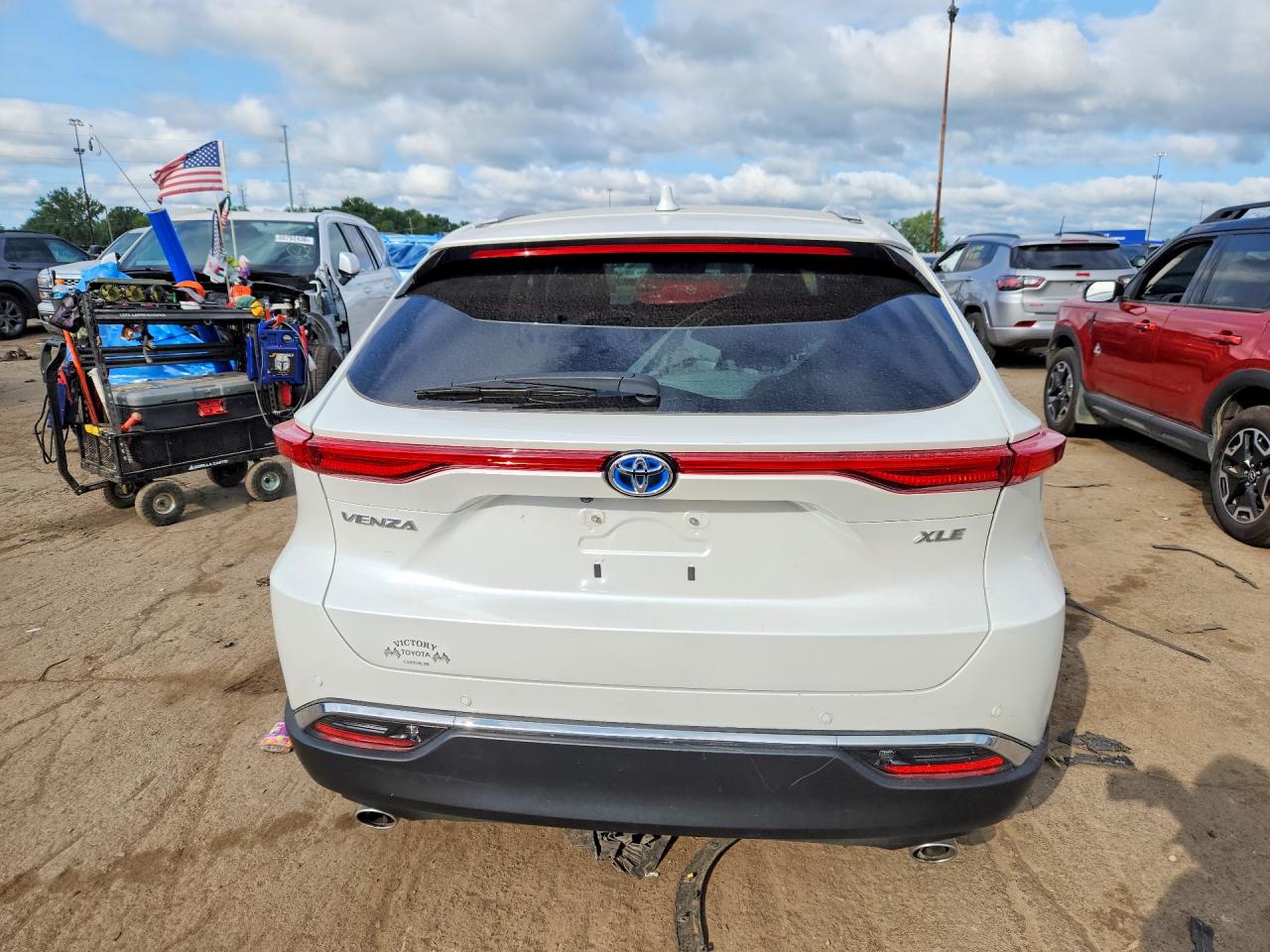 2024 Toyota Venza Xle White vin: JTEAAAAH7RJ172279