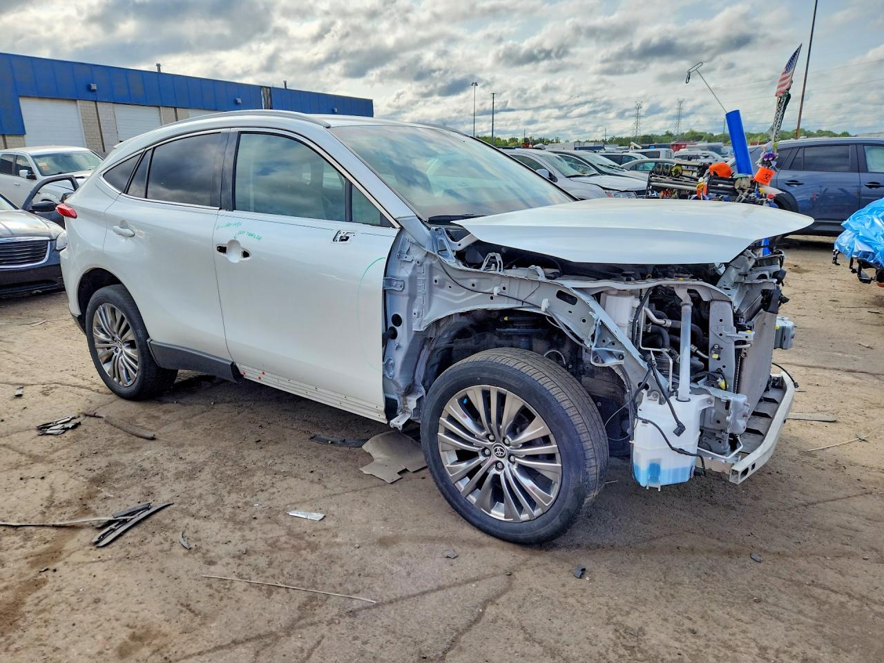 2024 Toyota Venza Xle White vin: JTEAAAAH7RJ172279
