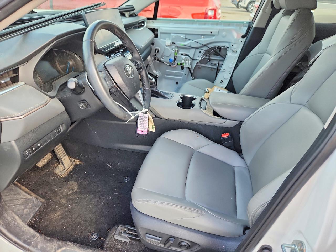 2024 Toyota Venza Xle White vin: JTEAAAAH7RJ172279