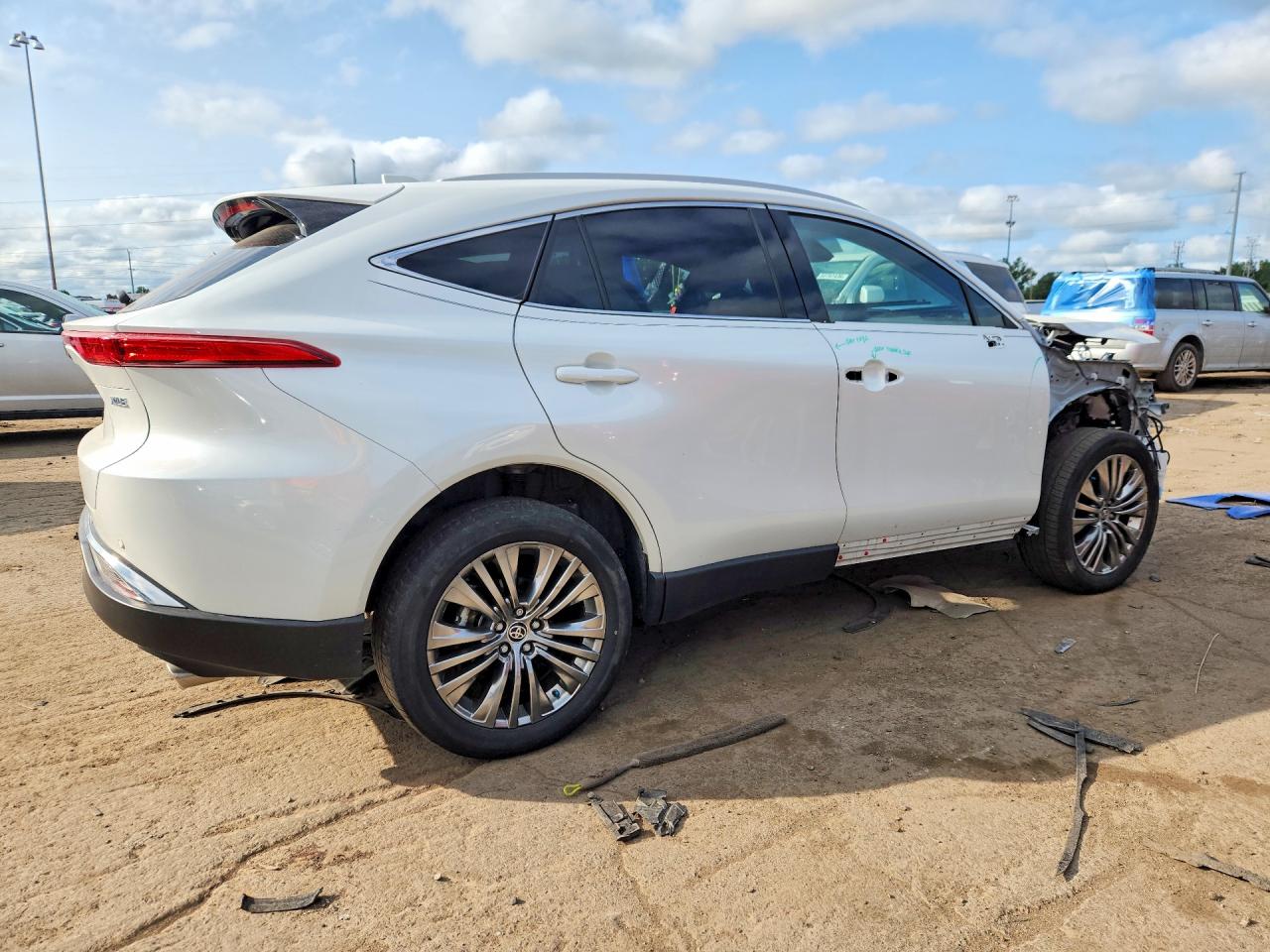 2024 Toyota Venza Xle White vin: JTEAAAAH7RJ172279