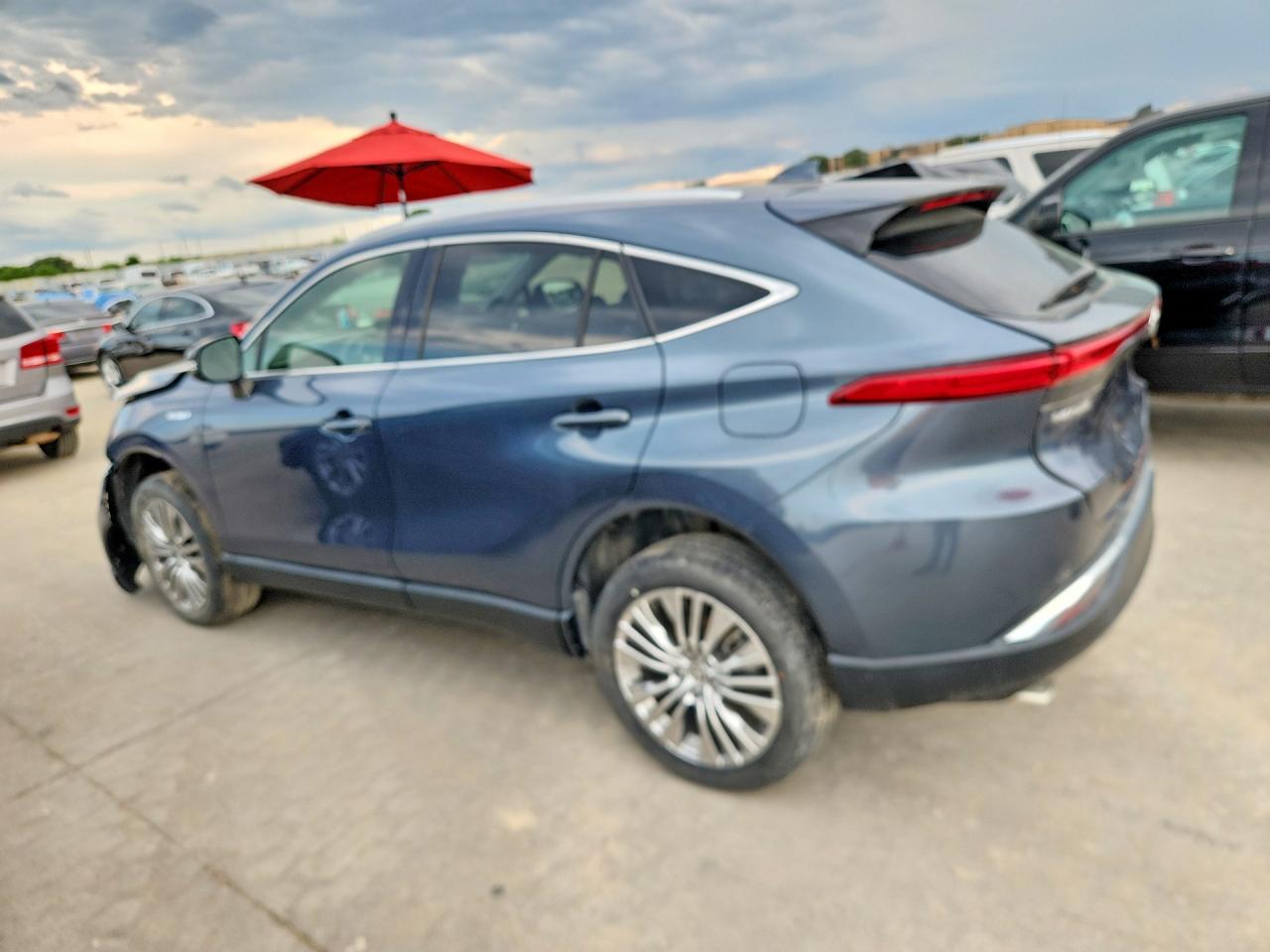 2021 Toyota Venza Xle Gray vin: JTEAAAAH8MJ025574