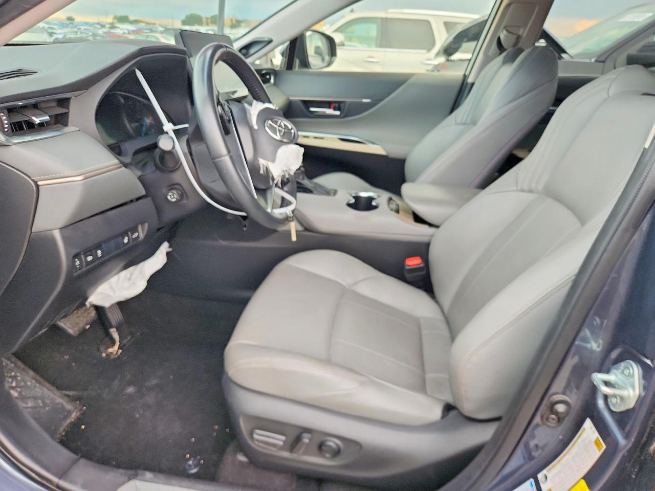 2021 Toyota Venza Xle Gray vin: JTEAAAAH8MJ025574