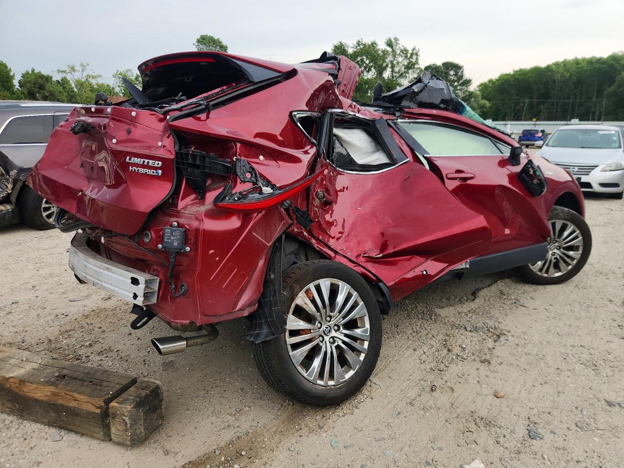 2021 Toyota Venza Limited Red vin: JTEAAAAH8MJ034839