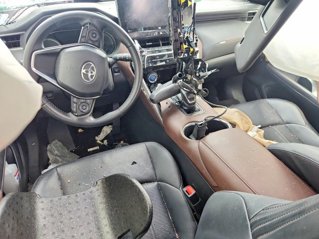 2021 Toyota Venza Limited Red vin: JTEAAAAH8MJ034839