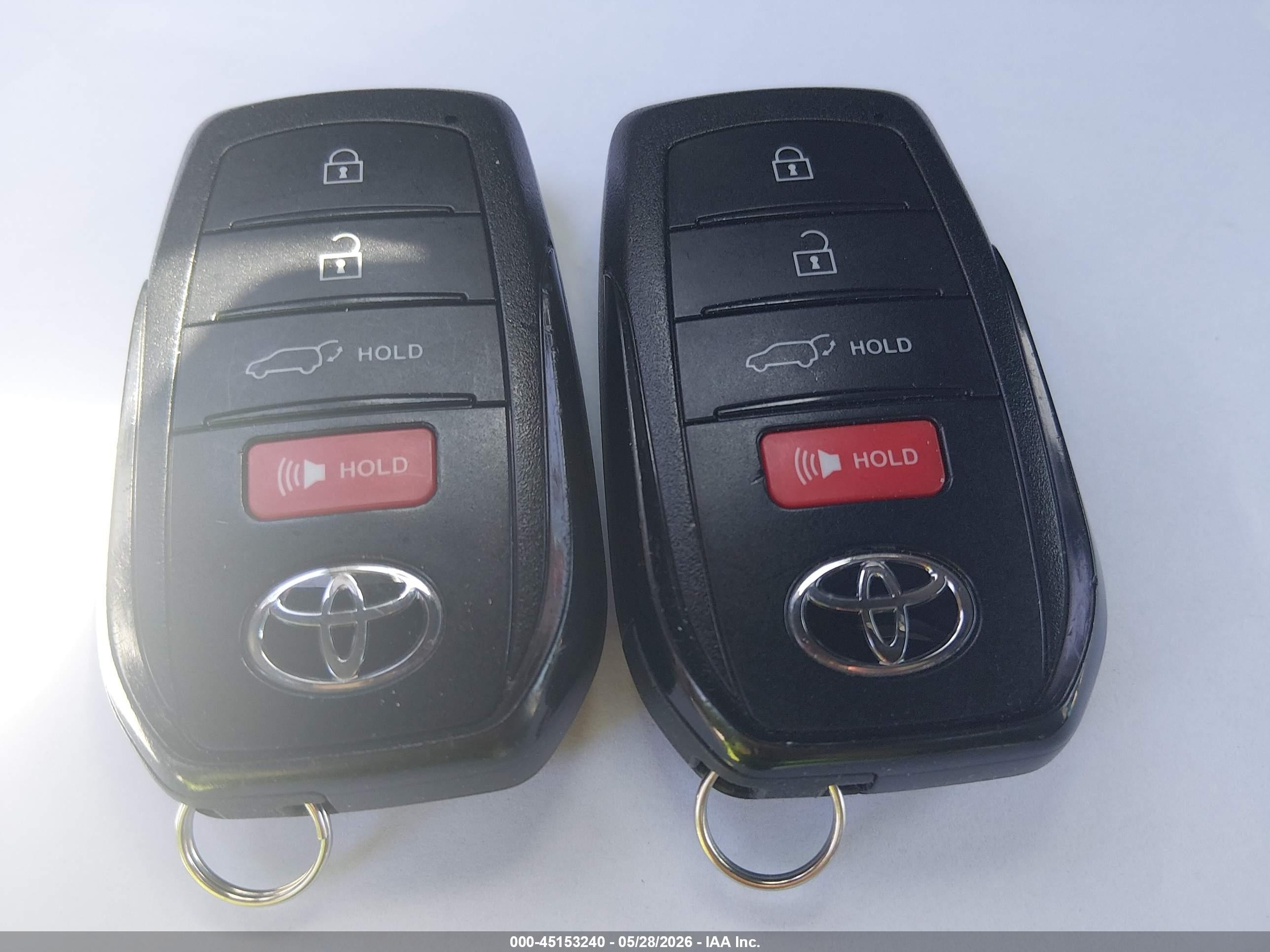 2024 Toyota Venza Limited Серебряный vin: JTEAAAAH8RJ183467