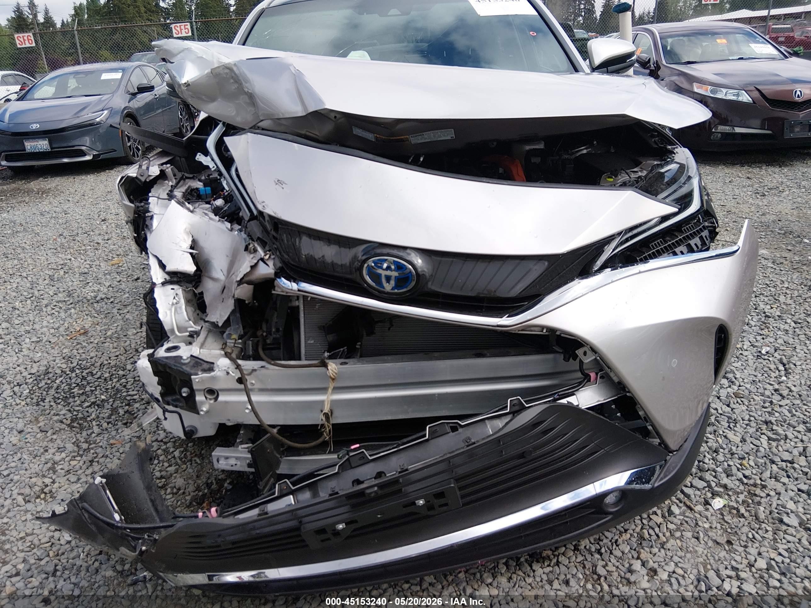 2024 Toyota Venza Limited Серебряный vin: JTEAAAAH8RJ183467