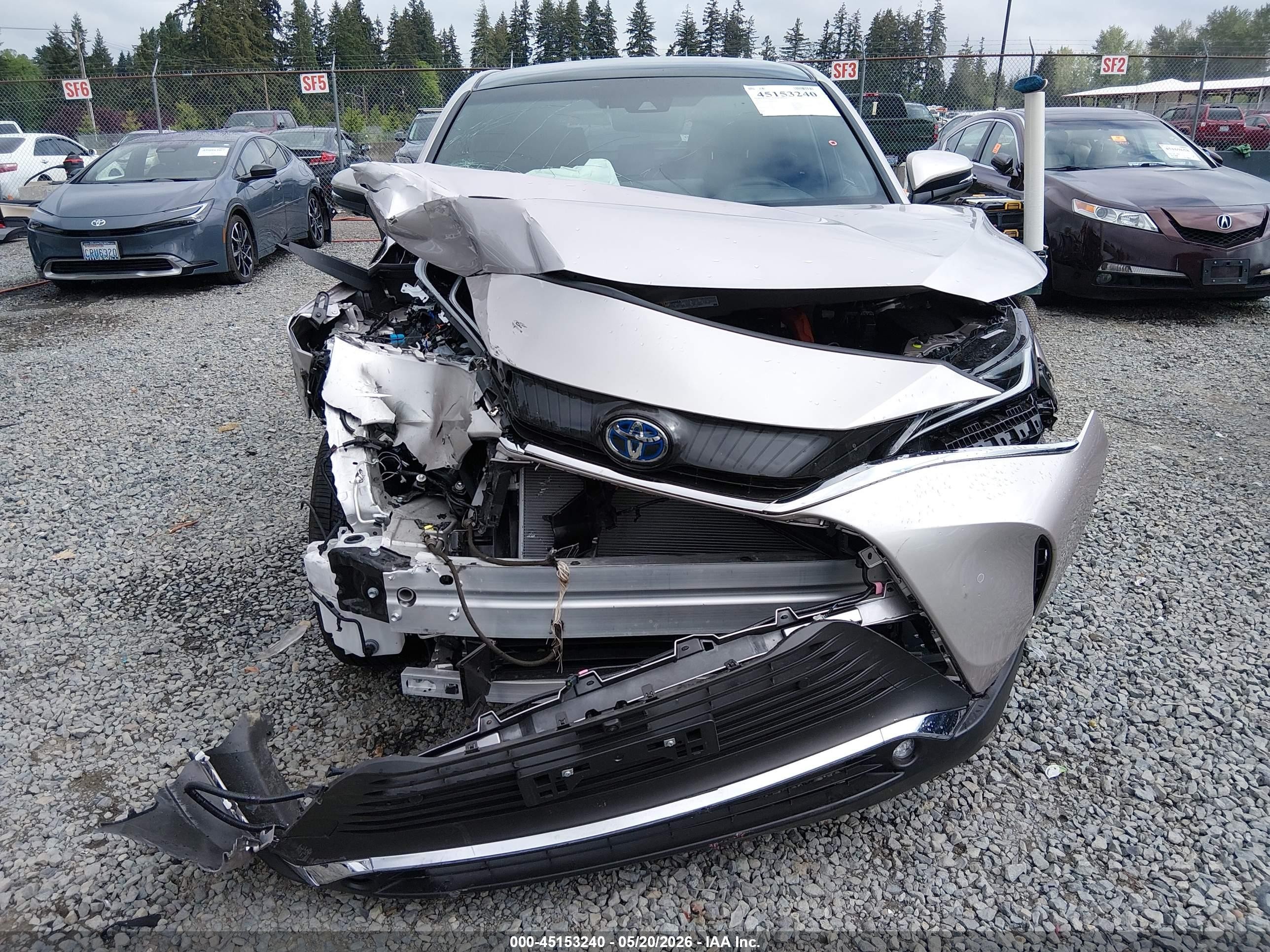 2024 Toyota Venza Limited Серебряный vin: JTEAAAAH8RJ183467
