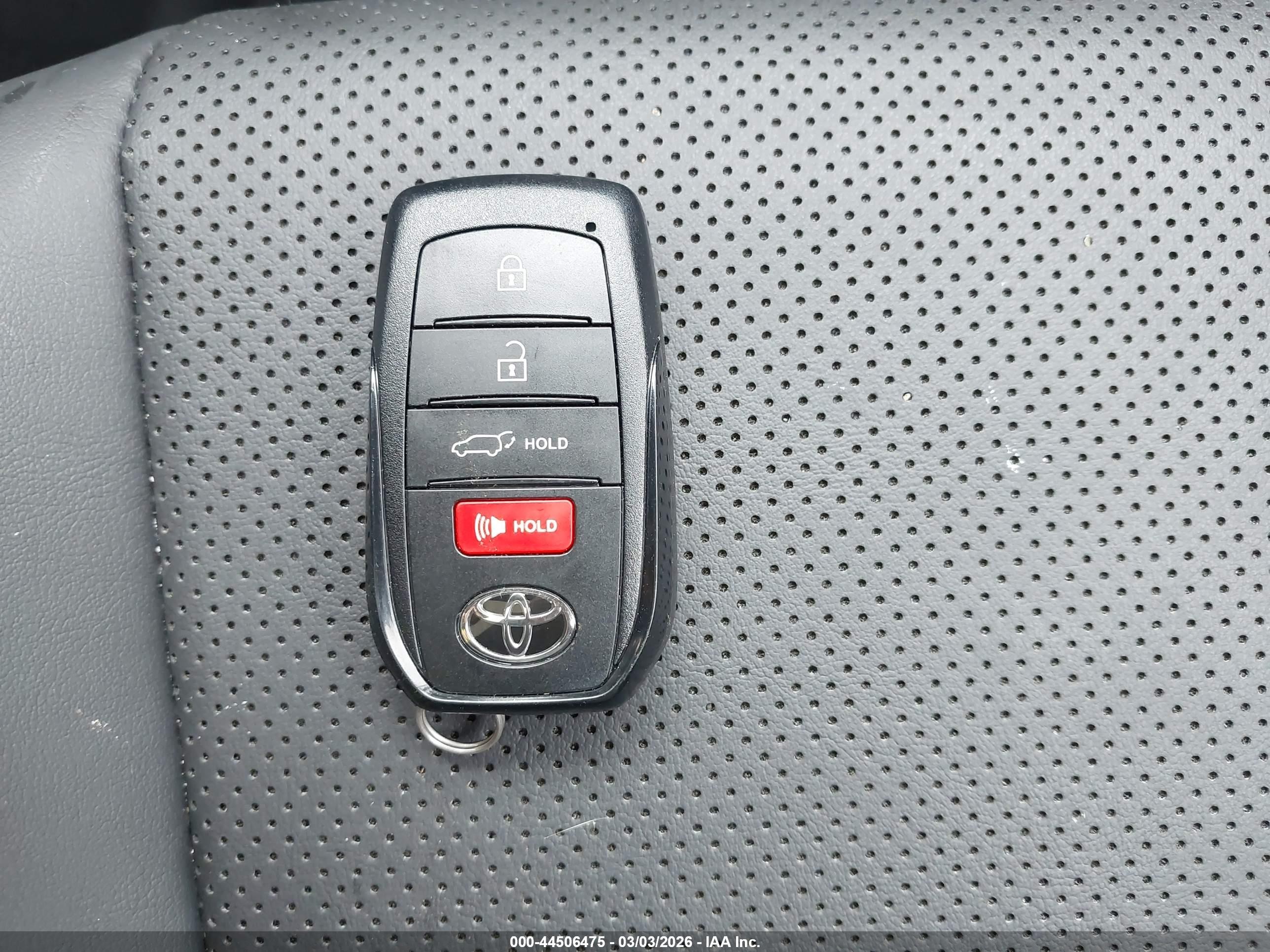 2024 Toyota Venza Limited Gold vin: JTEAAAAH8RJ185784