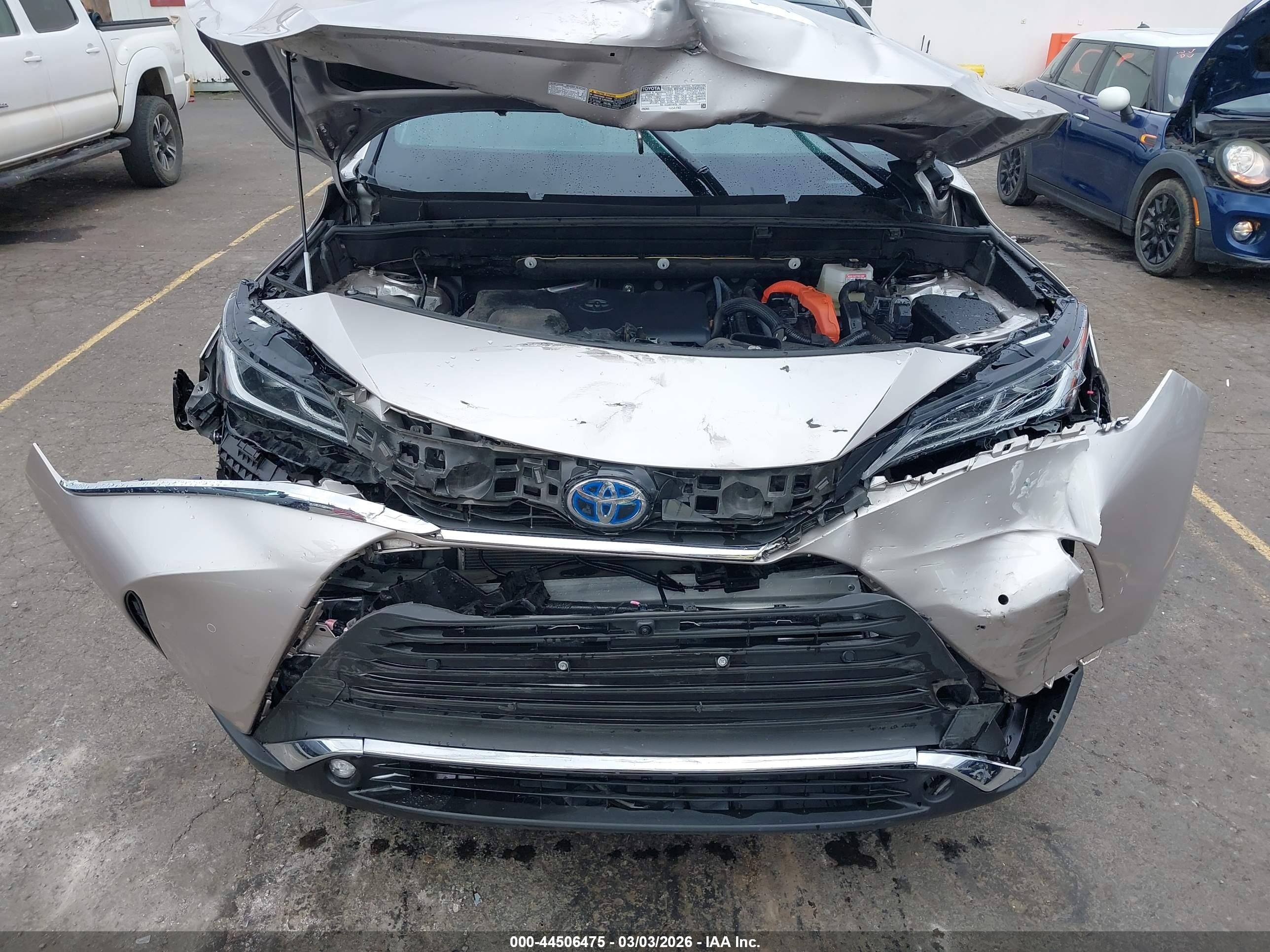 2024 Toyota Venza Limited Gold vin: JTEAAAAH8RJ185784