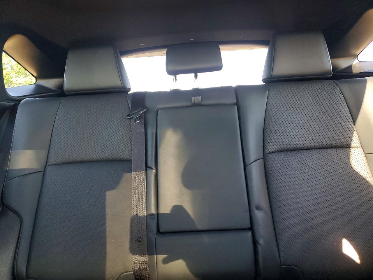 2021 Toyota Venza Limited White vin: JTEAAAAH9MJ014213