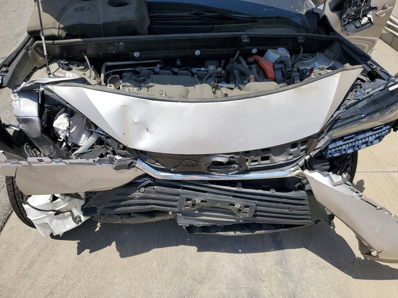 2021 Toyota Venza Xle Серебряный vin: JTEAAAAH9MJ076985