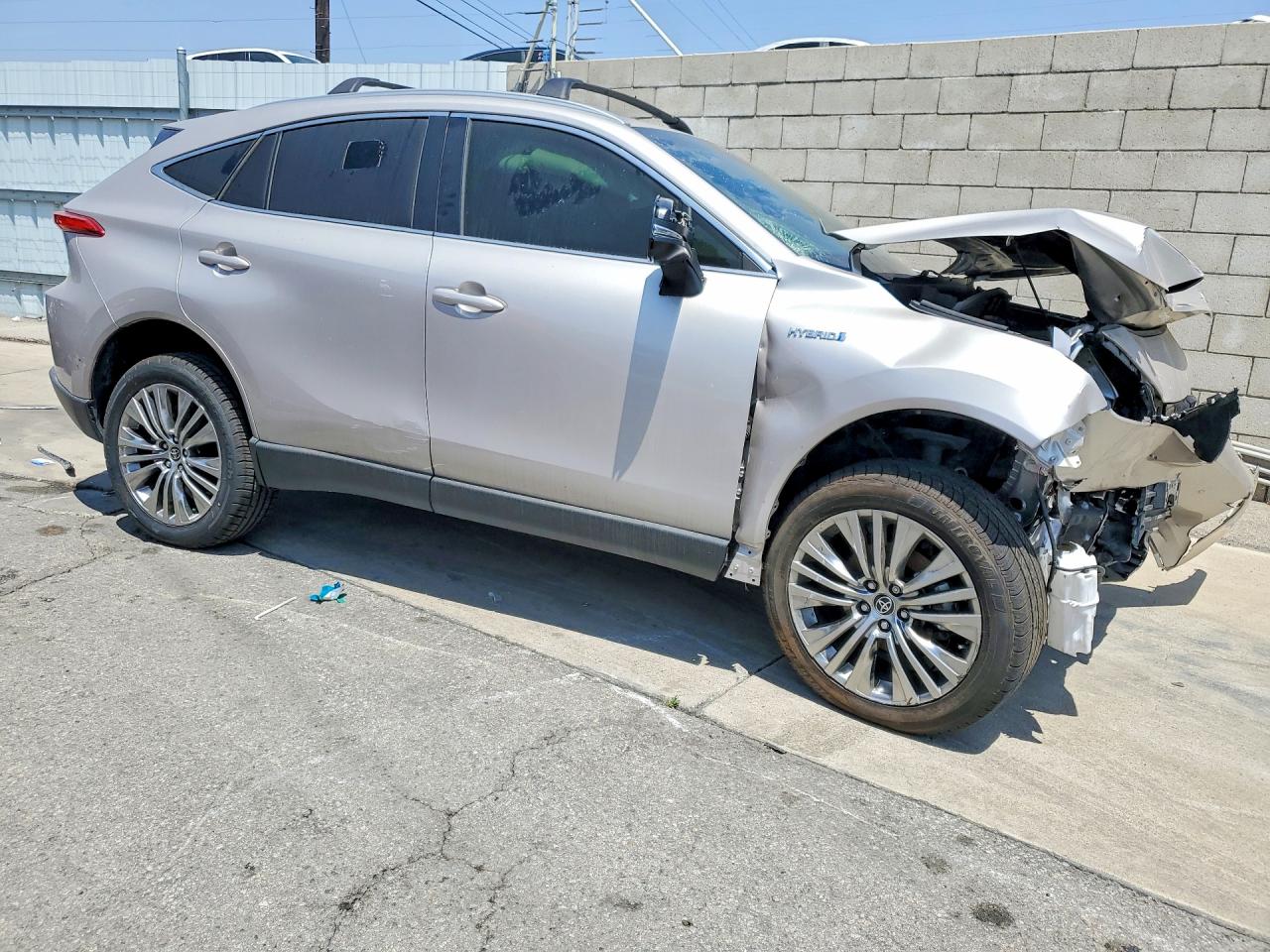 2021 Toyota Venza Xle Серебряный vin: JTEAAAAH9MJ076985