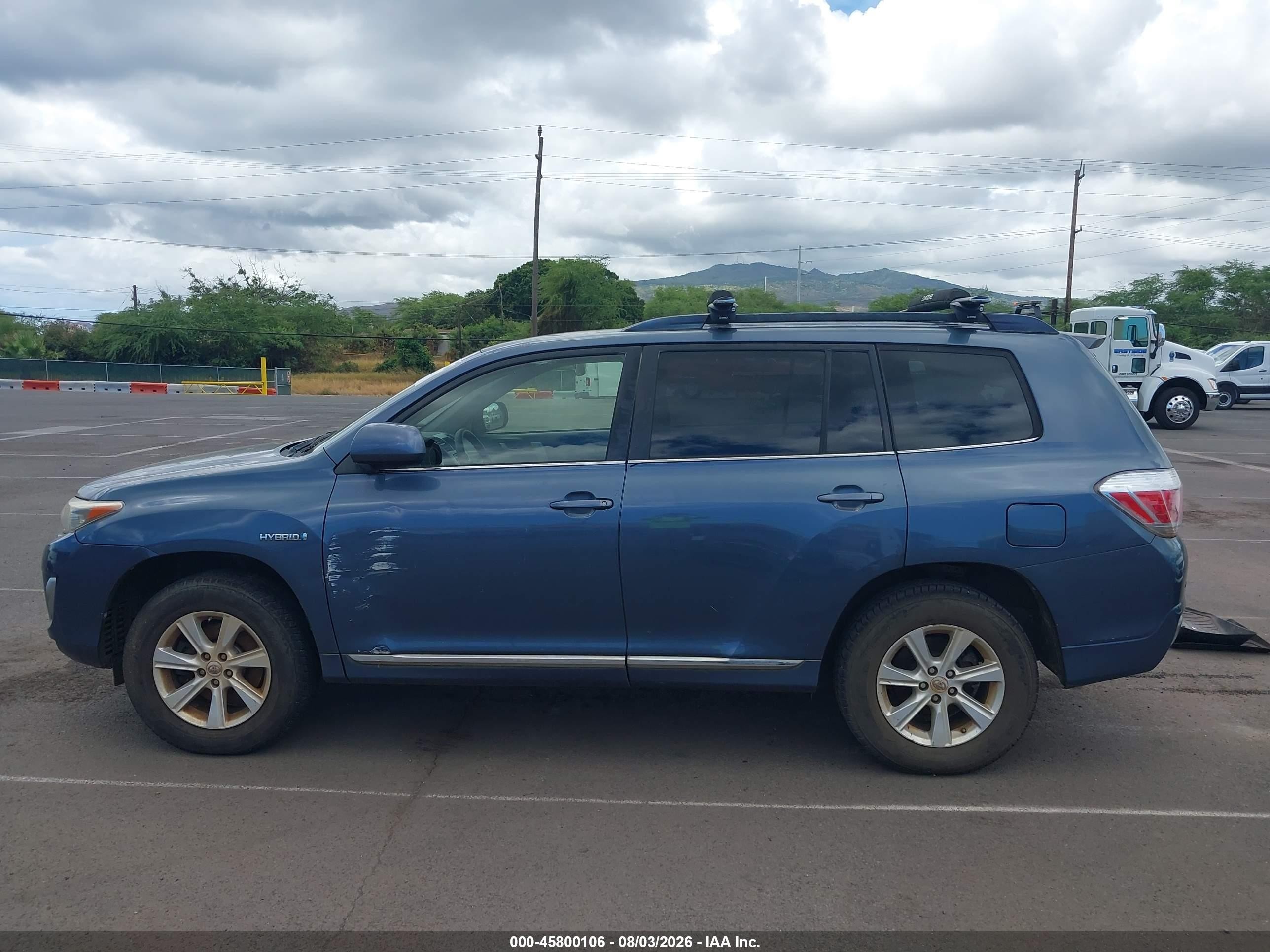 2013 Toyota Highlander Hybrid Base V6 Blue vin: JTEBC3EH0D2013207