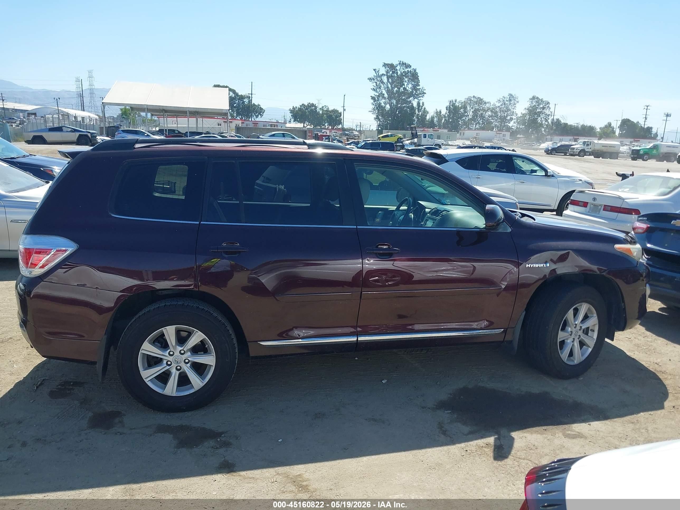 2013 Toyota Highlander Hybrid Base V6 Burgundy vin: JTEBC3EH0D2018858