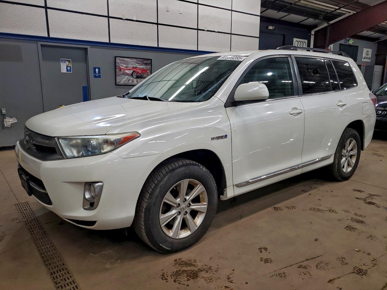 2011 Toyota Highlander Hybrid White vin: JTEBC3EH1B2000687
