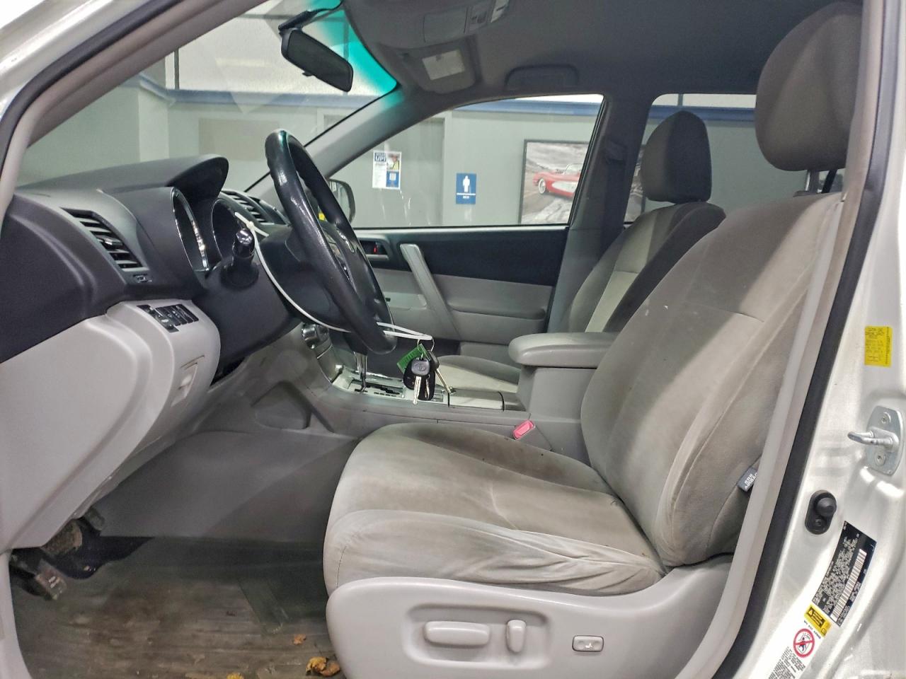 2011 Toyota Highlander Hybrid White vin: JTEBC3EH1B2000687