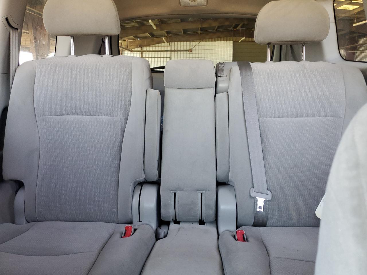 2011 Toyota Highlander Hybrid Серебряный vin: JTEBC3EH1B2001385