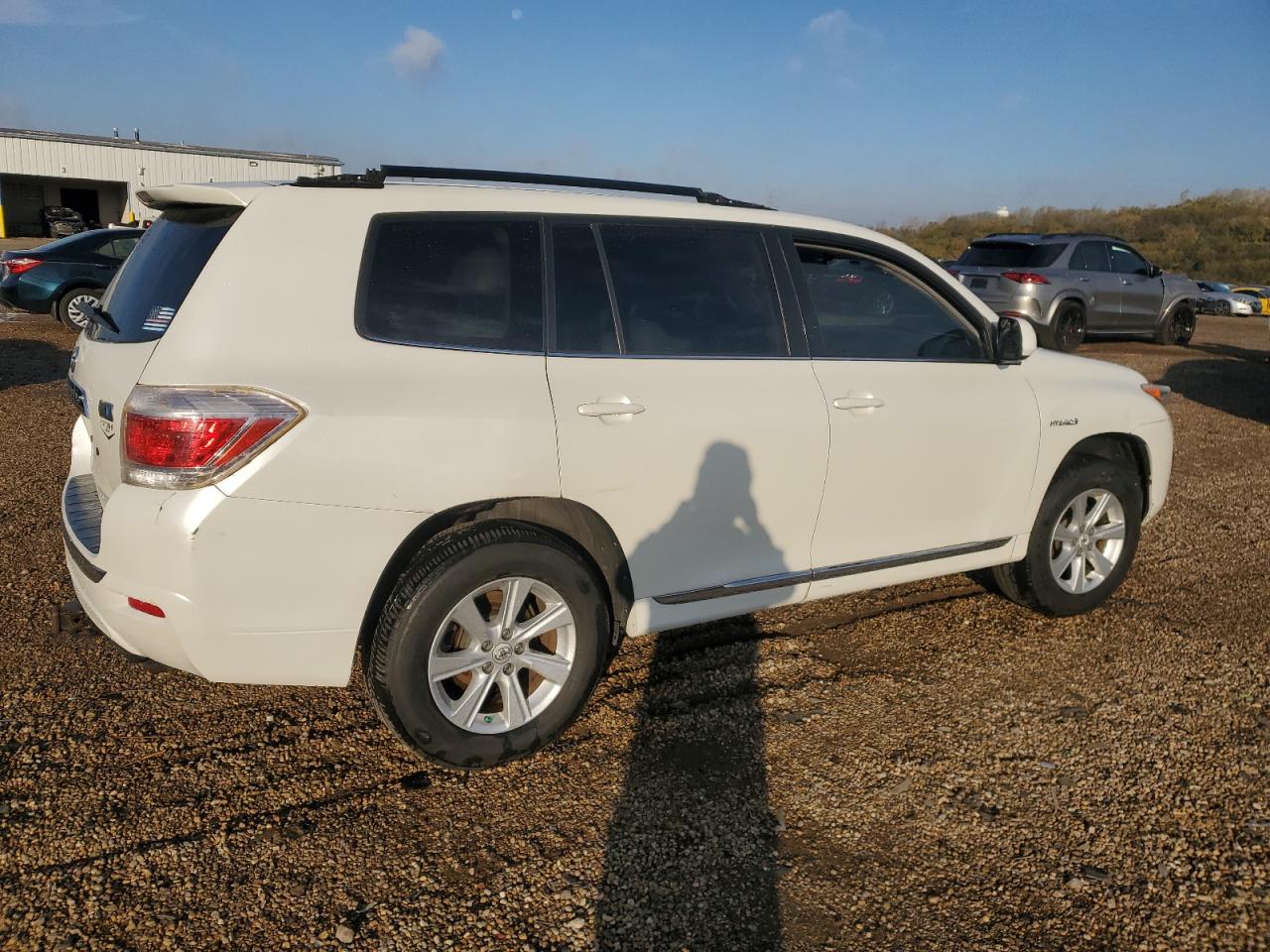 2011 Toyota Highlander Hybrid Base Белый vin: JTEBC3EH1B2001970