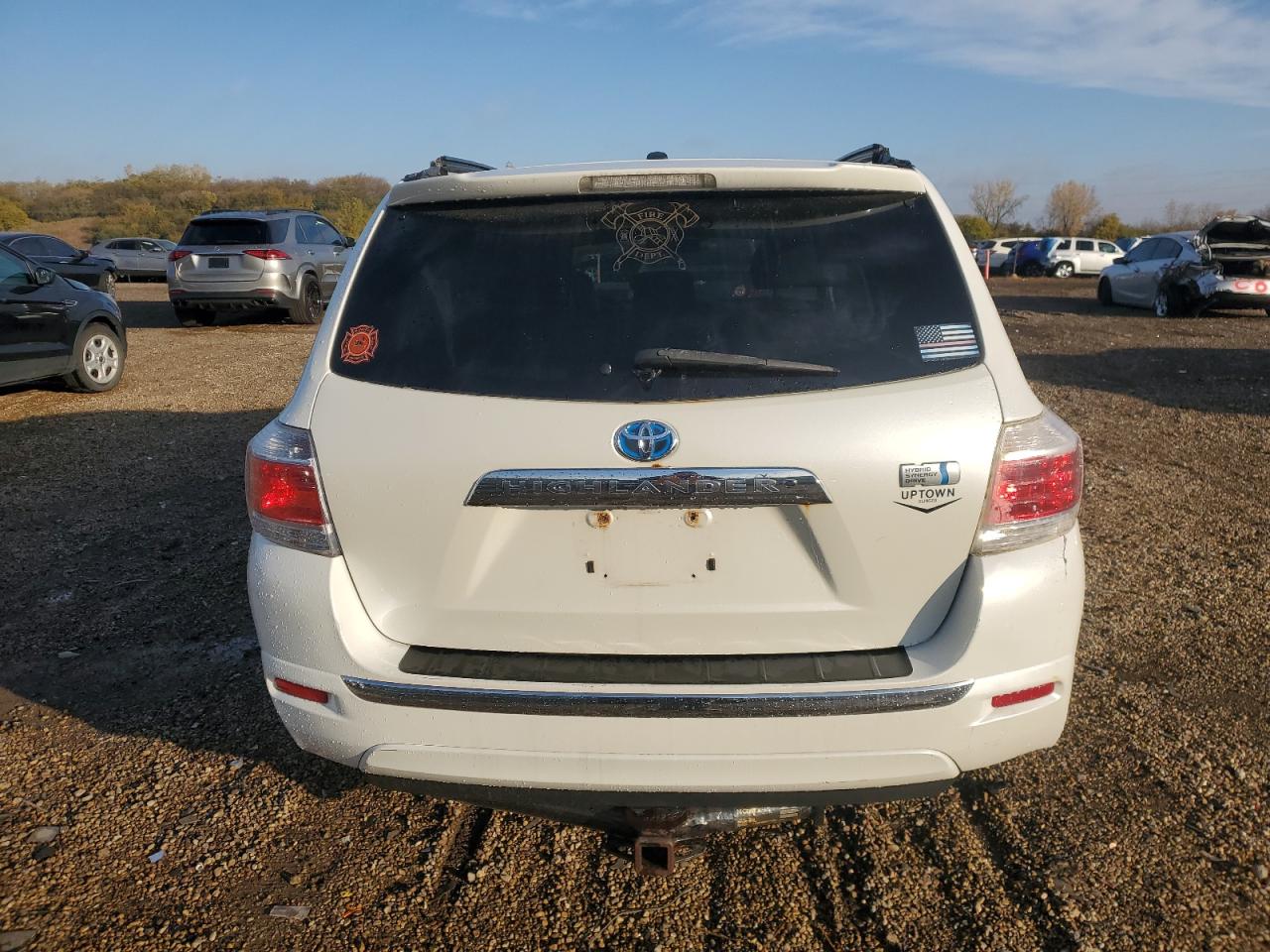 2011 Toyota Highlander Hybrid Base Белый vin: JTEBC3EH1B2001970