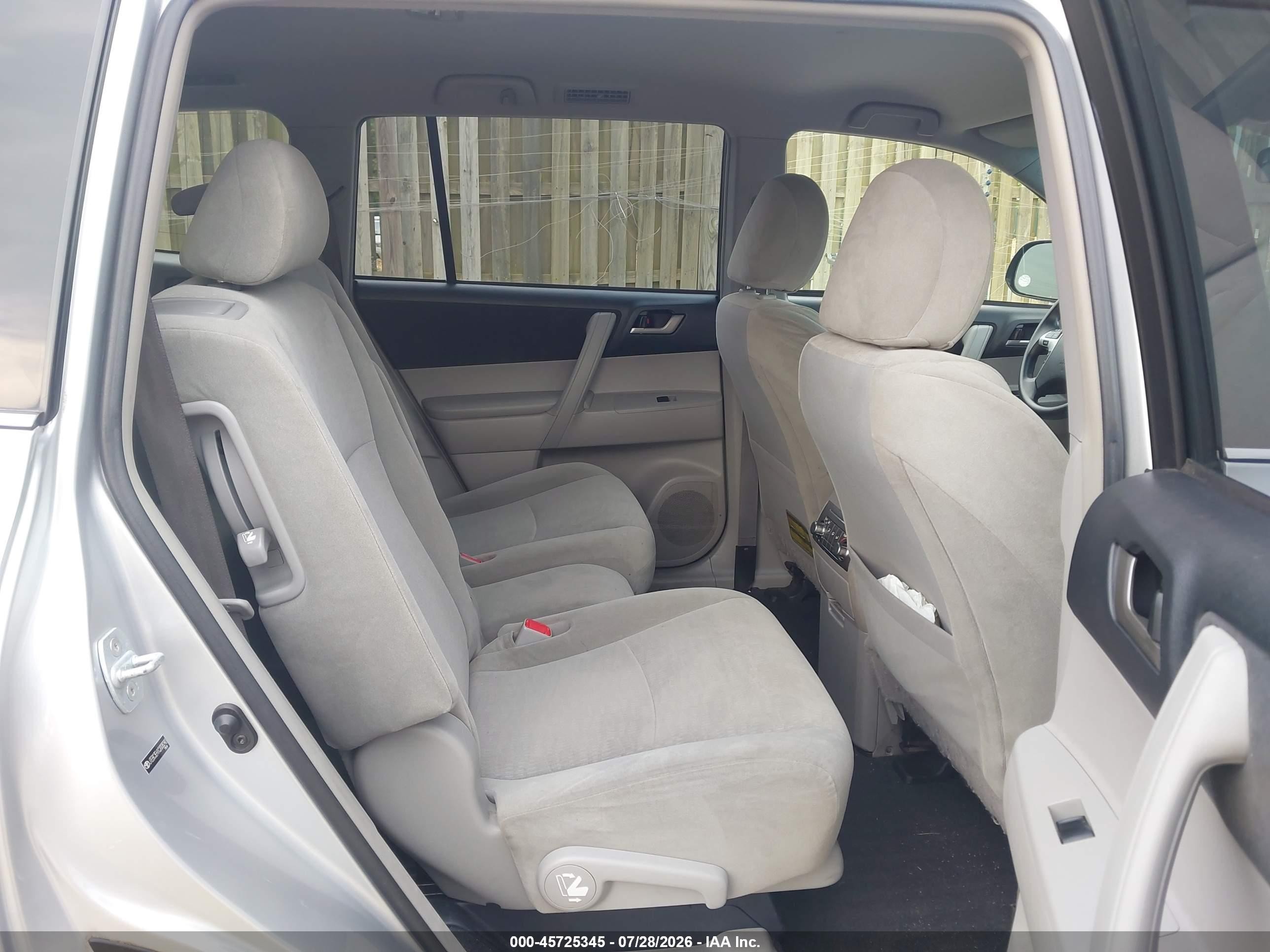 2012 Toyota Highlander Hybrid Base V6 Silver vin: JTEBC3EH1C2008290