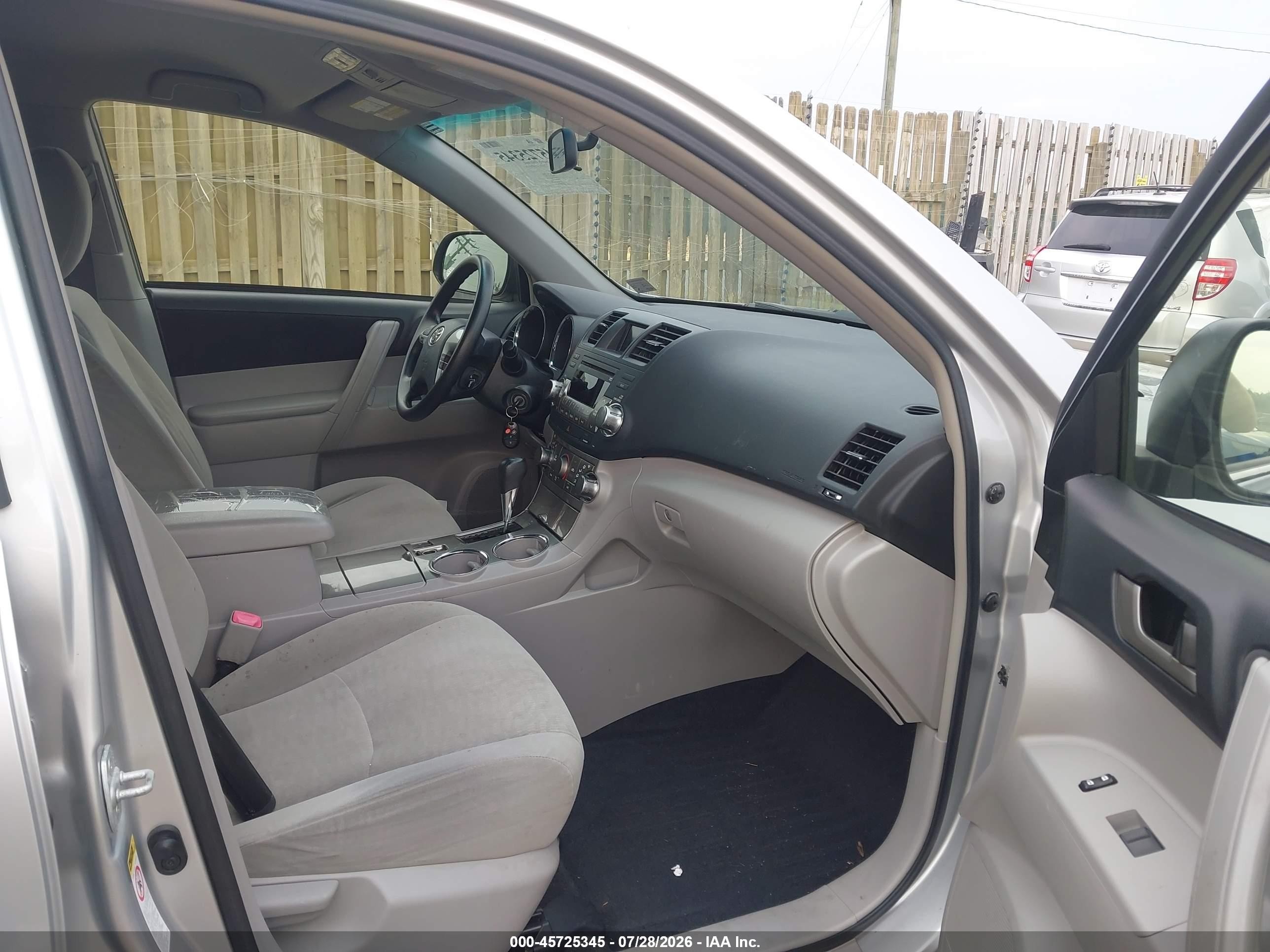 2012 Toyota Highlander Hybrid Base V6 Silver vin: JTEBC3EH1C2008290