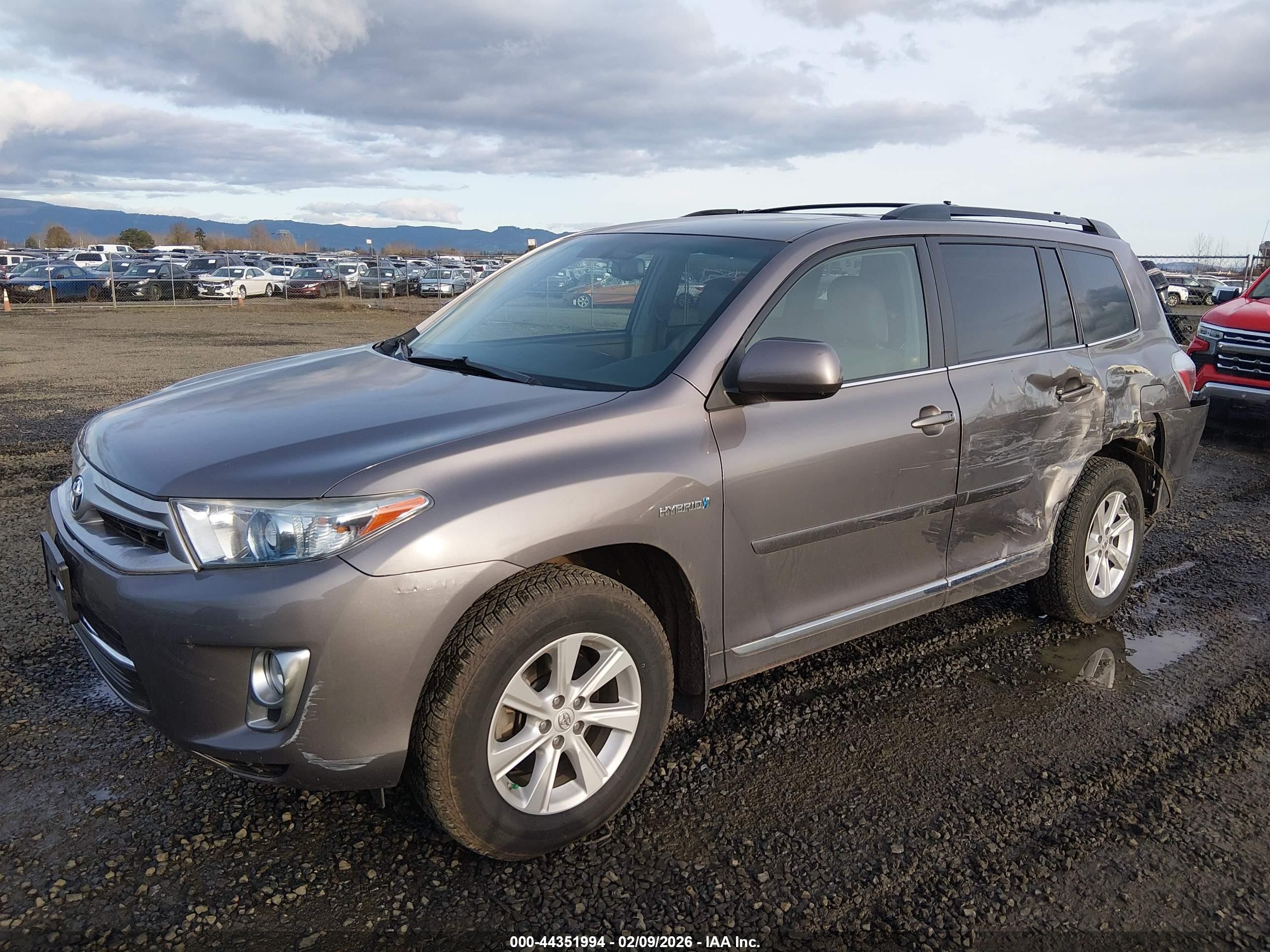 2011 Toyota Highlander Hybrid Base V6 Silver vin: JTEBC3EH2B2002254