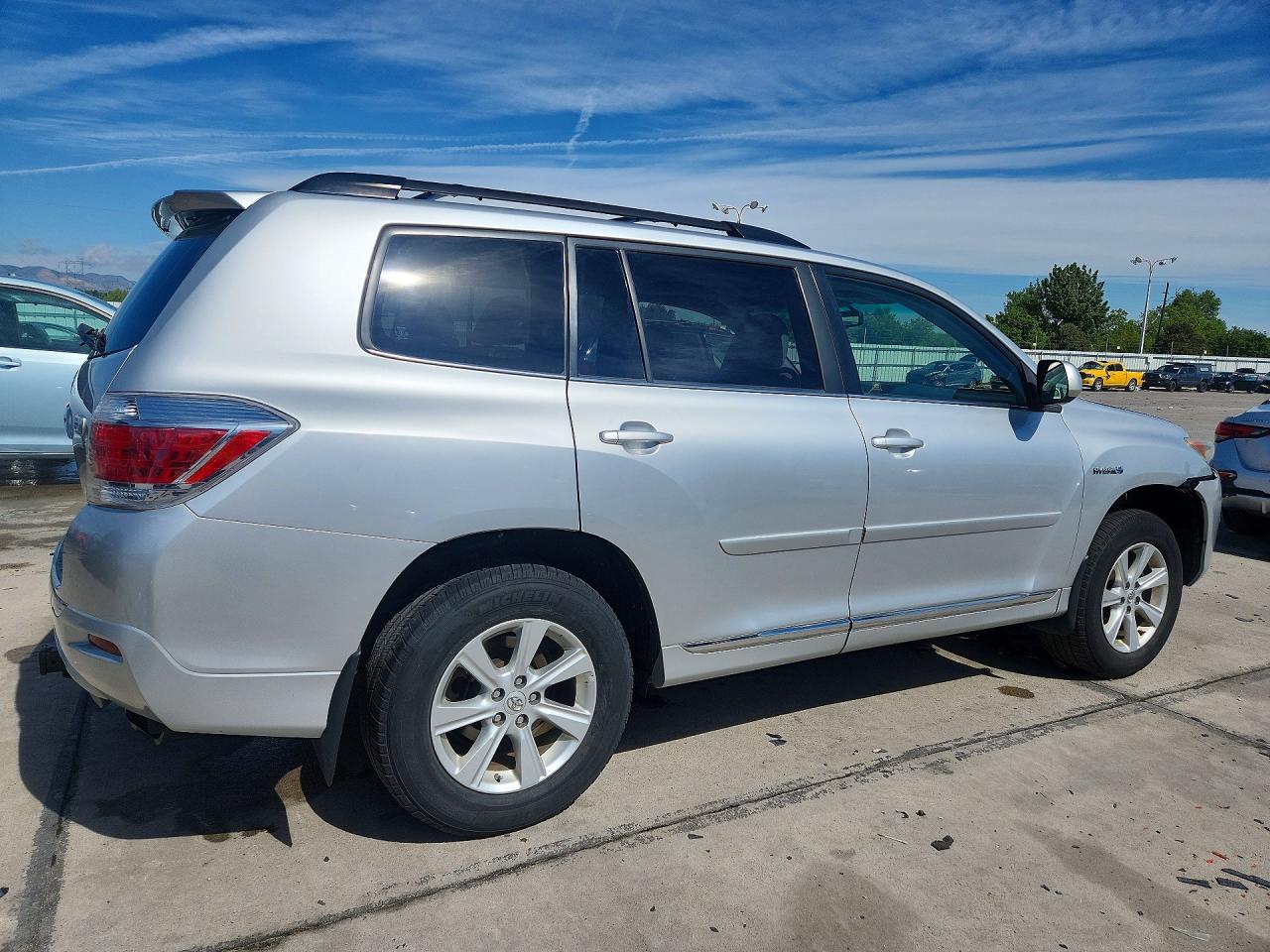 2011 Toyota Highlander Hybrid Silver vin: JTEBC3EH2B2002352