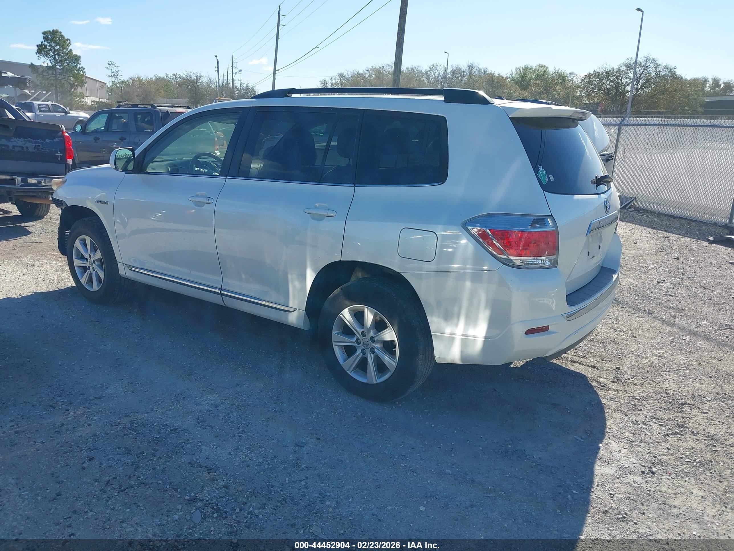 2013 Toyota Highlander Hybrid Base V6 White vin: JTEBC3EH3D2017283