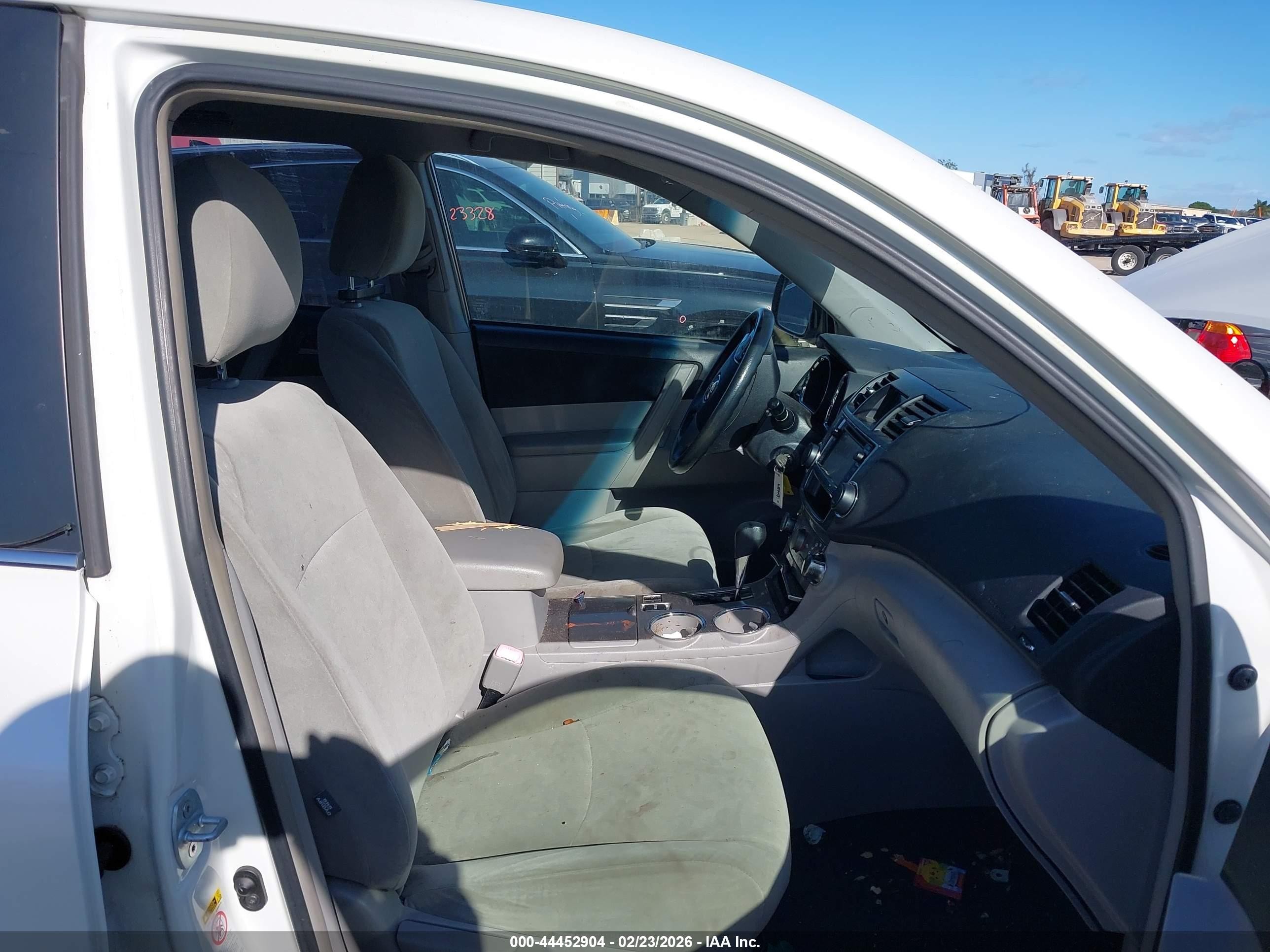 2013 Toyota Highlander Hybrid Base V6 White vin: JTEBC3EH3D2017283