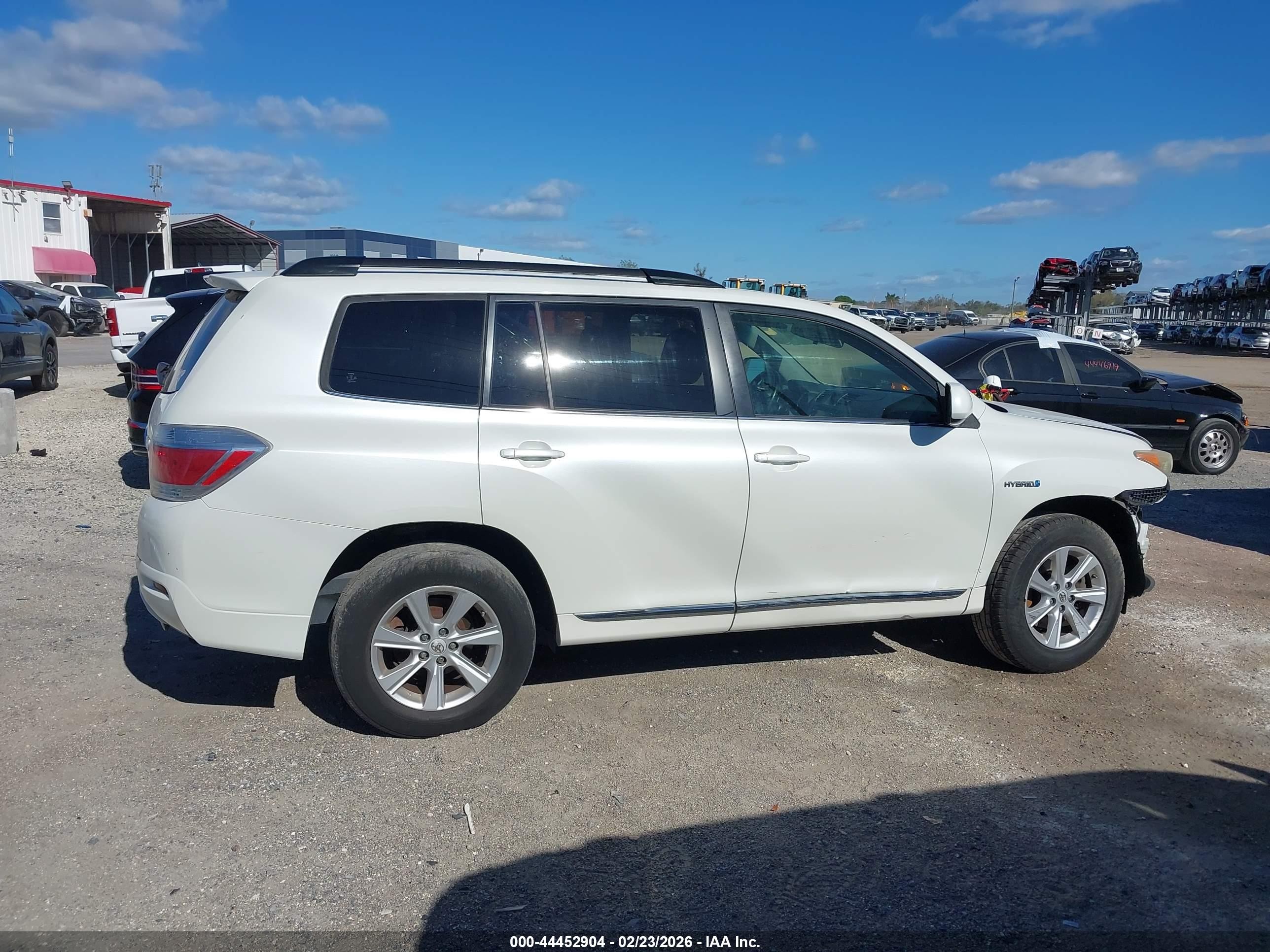 2013 Toyota Highlander Hybrid Base V6 White vin: JTEBC3EH3D2017283