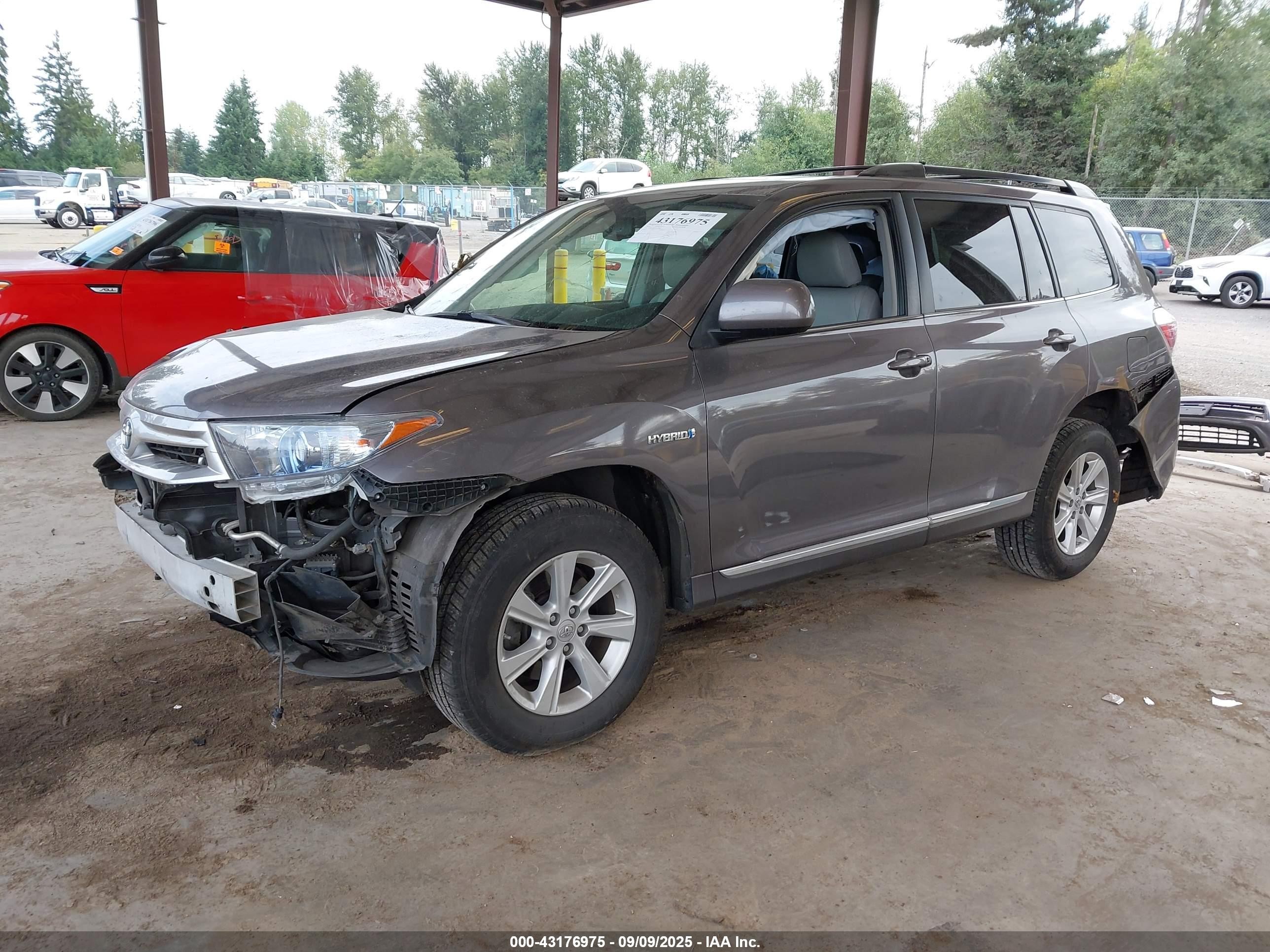 2013 Toyota Highlander Hybrid Base V6 Gray vin: JTEBC3EH3D2018837