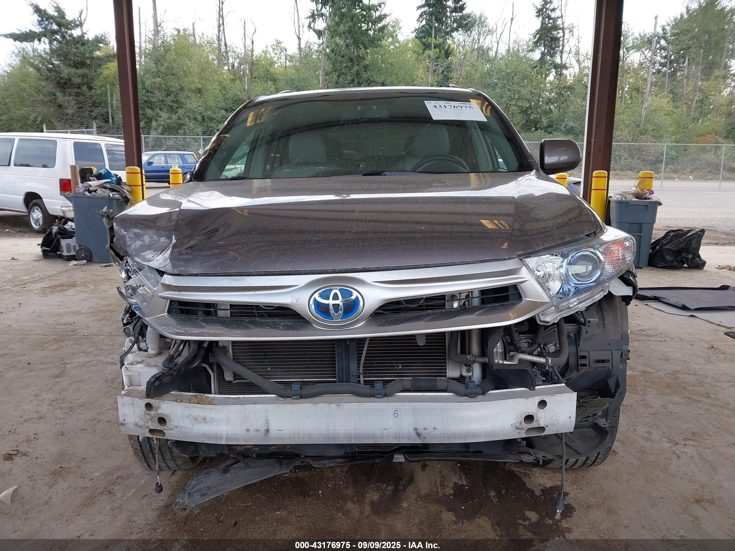 2013 Toyota Highlander Hybrid Base V6 Gray vin: JTEBC3EH3D2018837