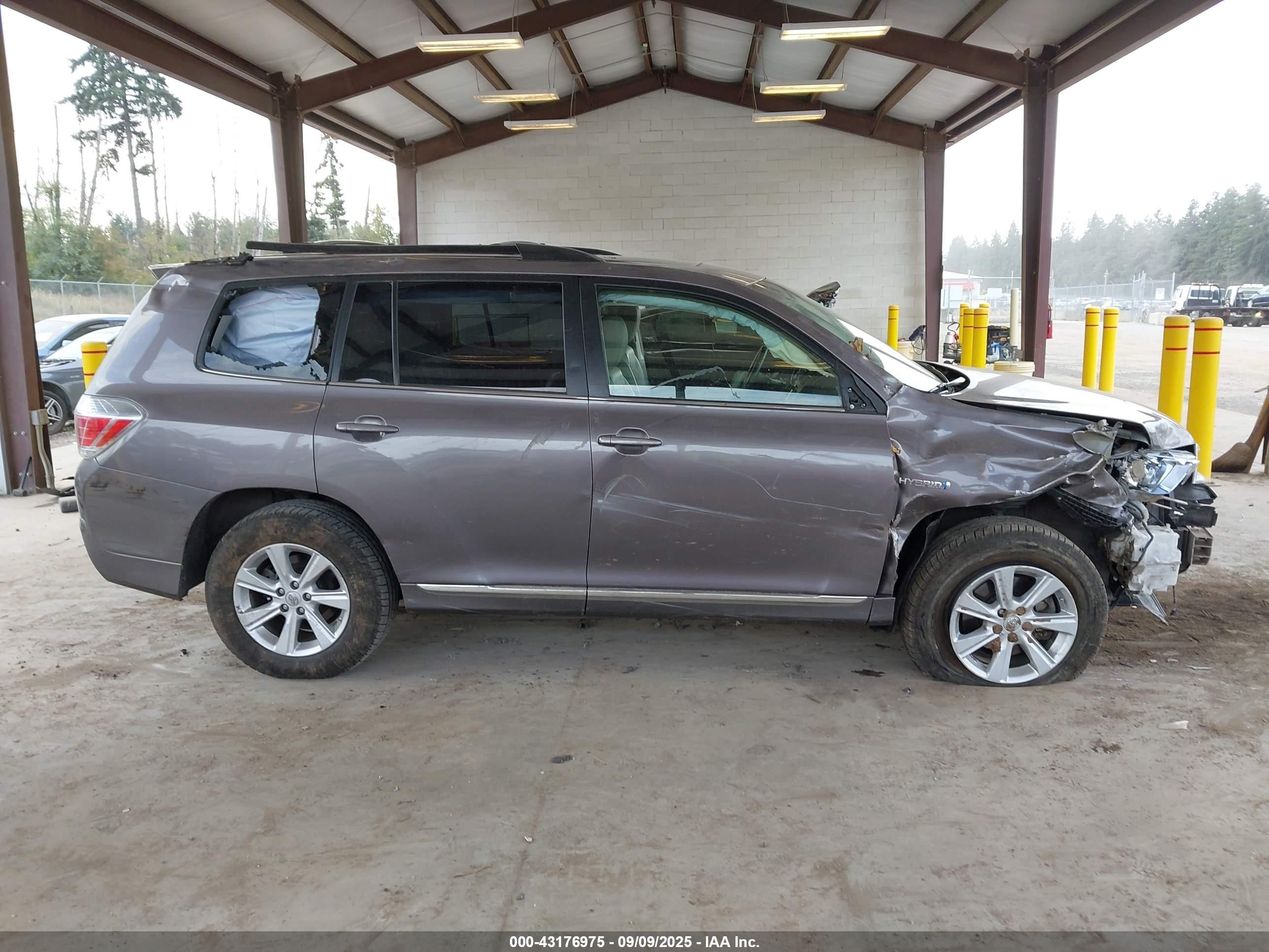 2013 Toyota Highlander Hybrid Base V6 Gray vin: JTEBC3EH3D2018837